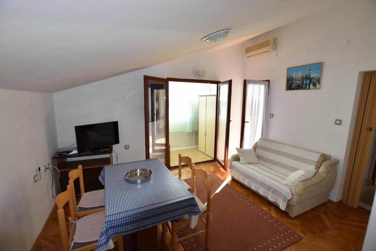 One bedroom apartment with balcony and sea view Kožino, Zadar (A-11169-a)