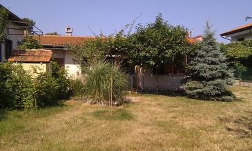 Property Valbandon, Fažana, Property 11173 - Apartments with pebble beach.