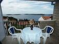 Terrace 1 Hvar, Terrace 1 in the apartment, s pogledom na more.