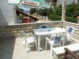 Terrace 2 Hvar, Terrace 2 in the apartment, s pogledom na more.