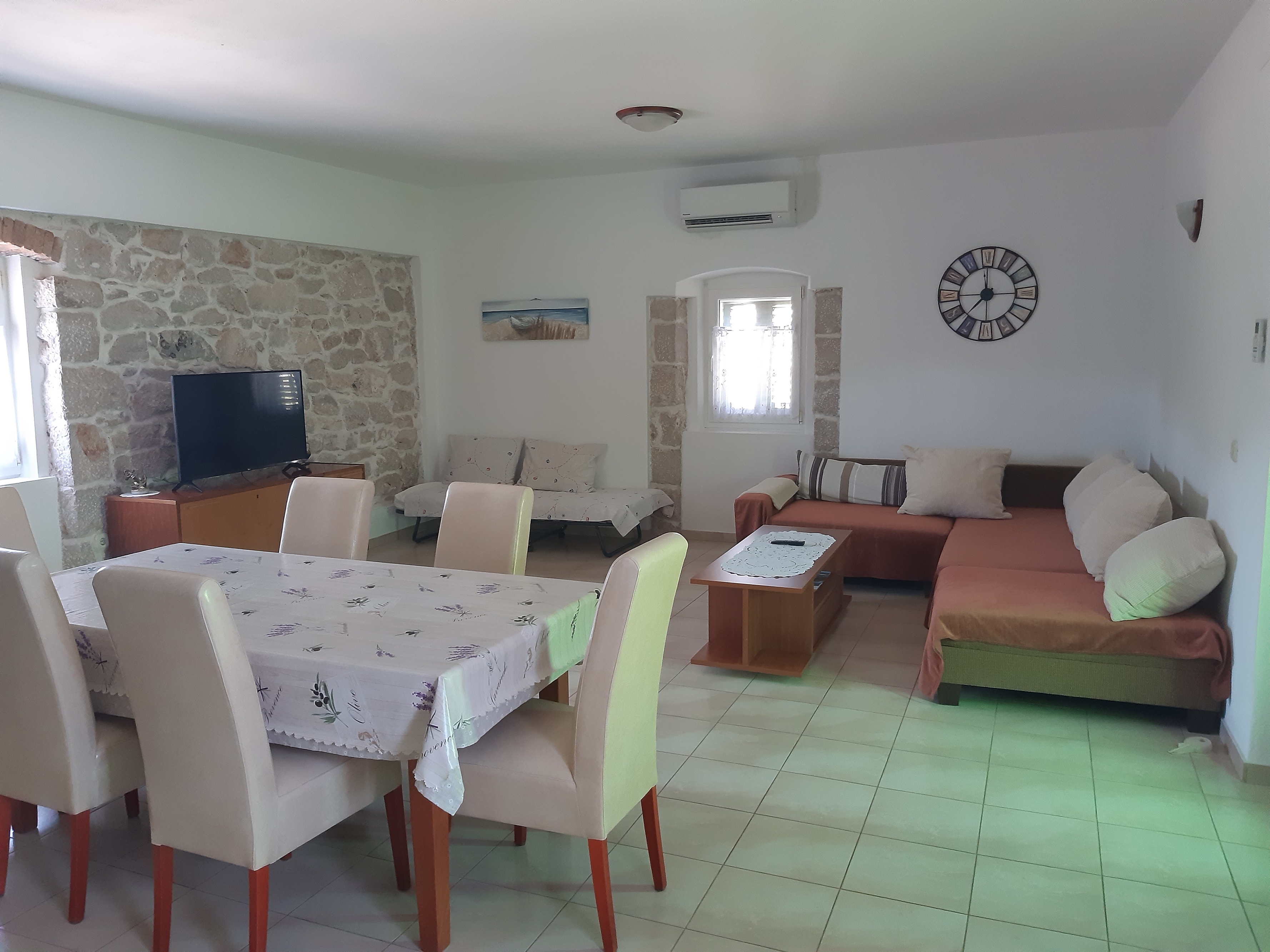 Two bedroom apartment with terrace Lukoran, Ugljan (A-11203-a)