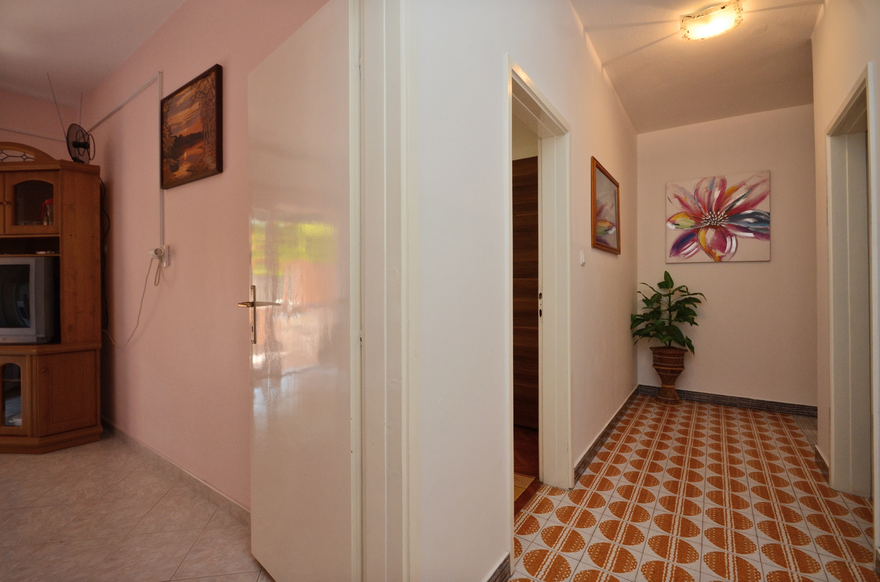Two bedroom apartment with terrace and sea view Zavalatica, Korčula  A-a
