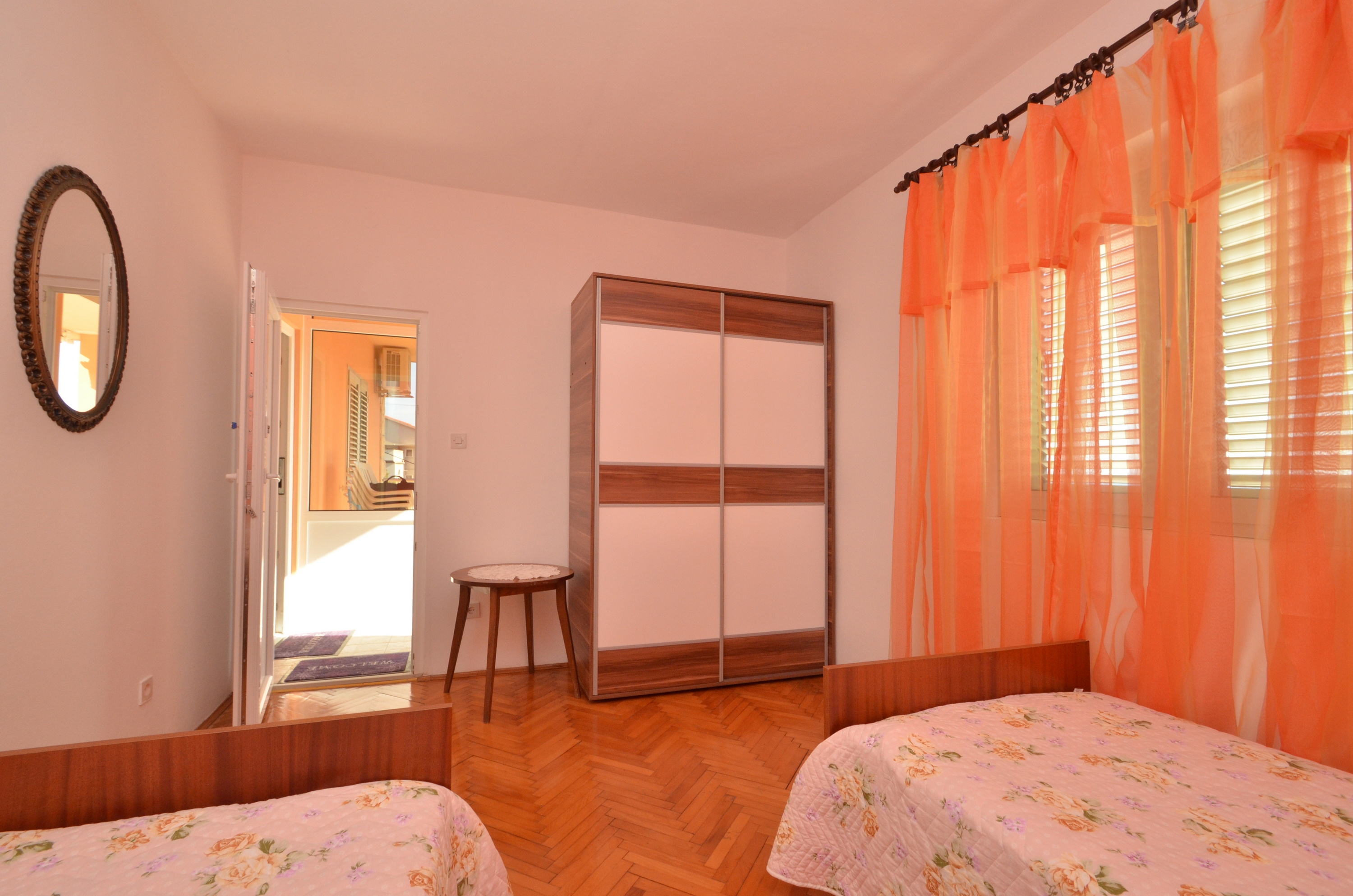 Two bedroom apartment with terrace and sea view Zavalatica, Korčula  A-b