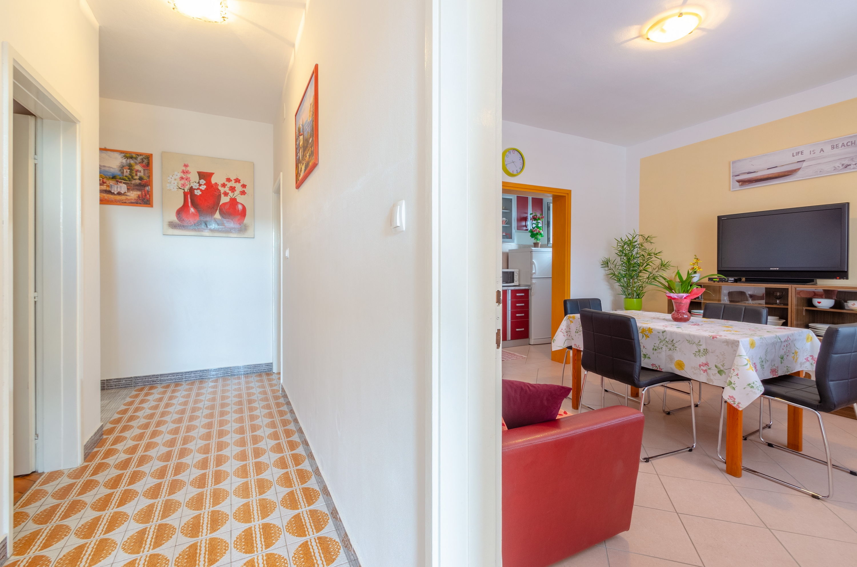 Two bedroom apartment with terrace and sea view Zavalatica, Korčula  A-b