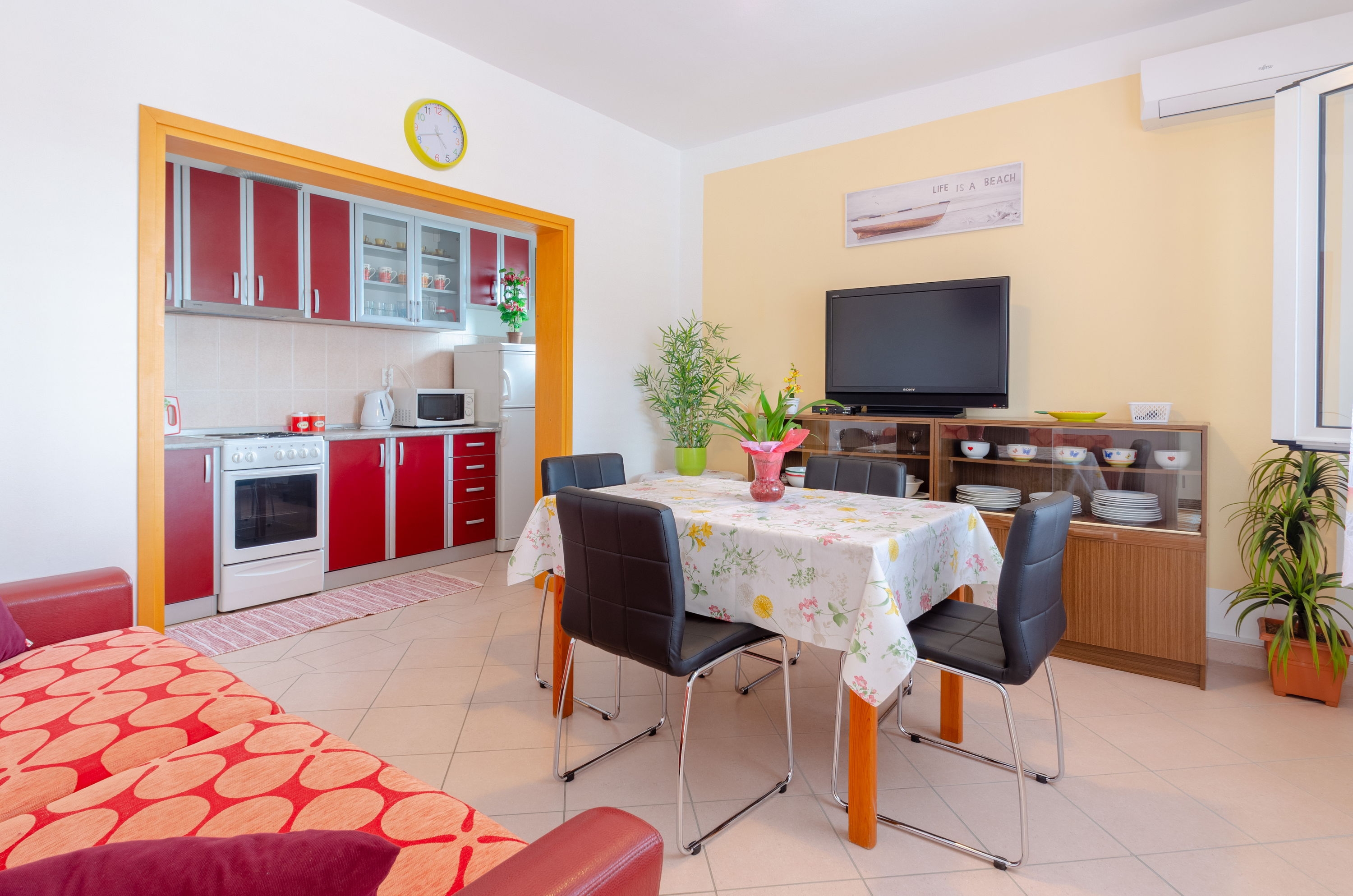 Two bedroom apartment with terrace and sea view Zavalatica, Korčula  A-b