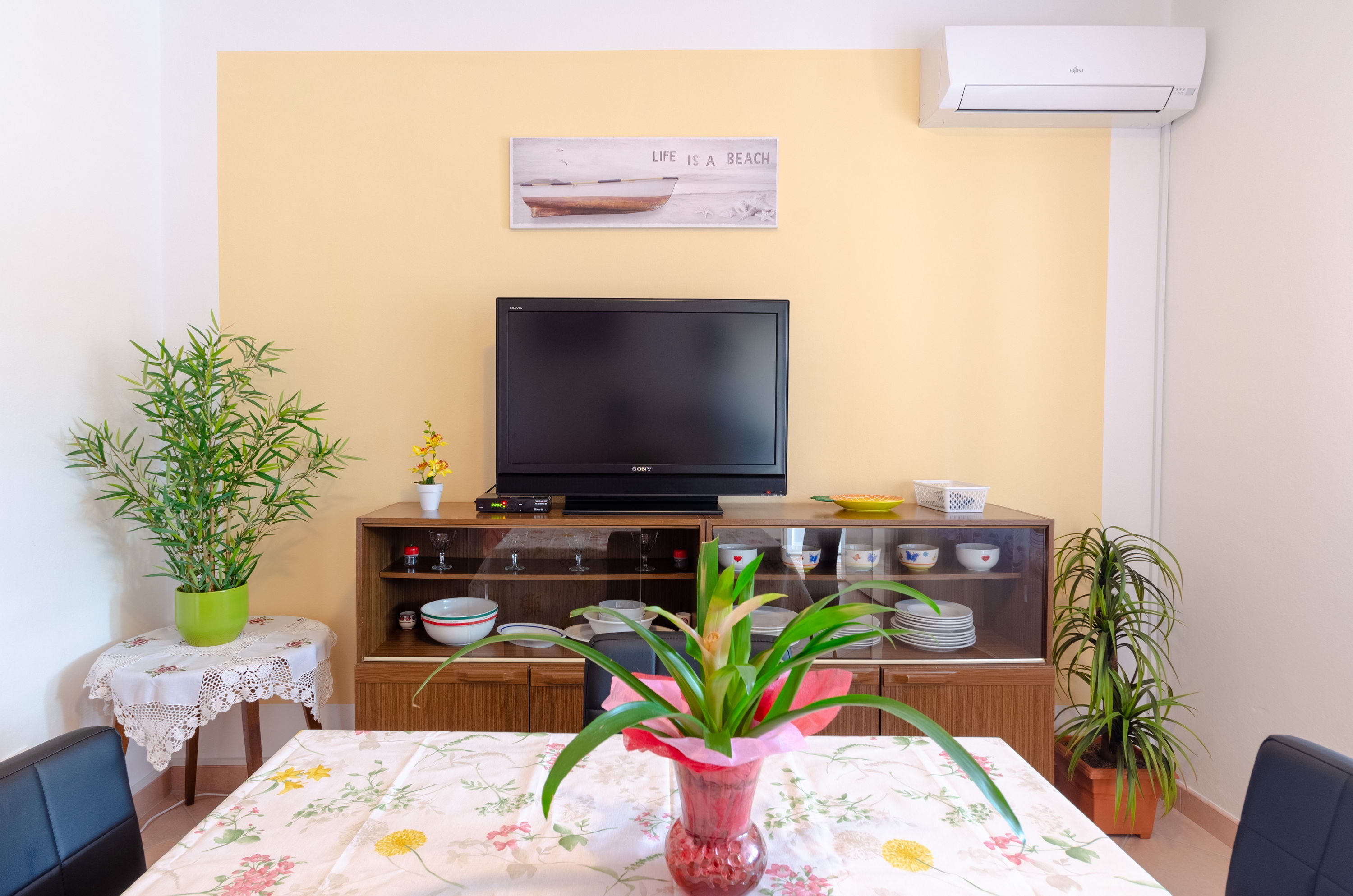 Two bedroom apartment with terrace and sea view Zavalatica, Korčula  A-b