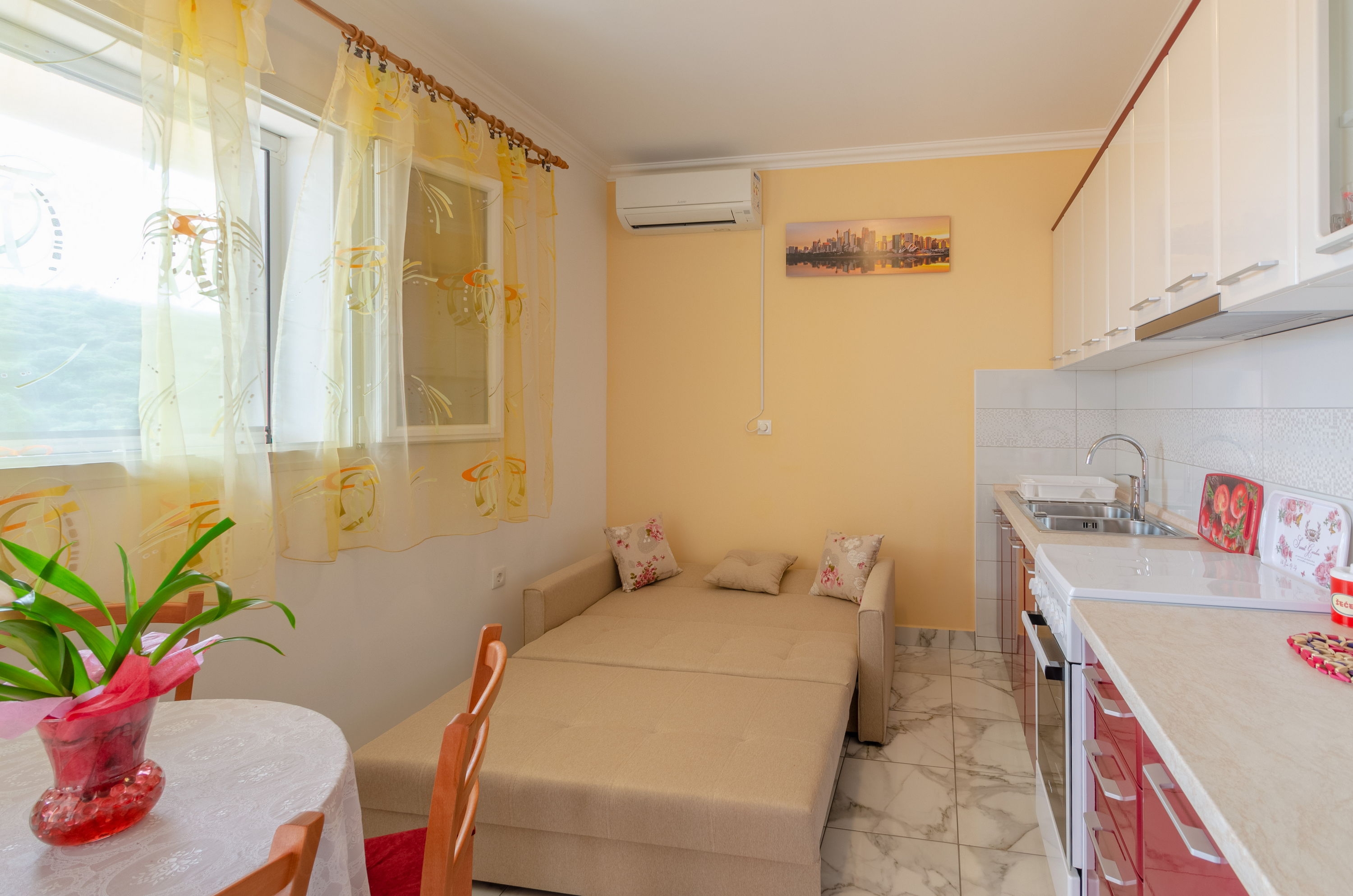 One bedroom apartment with terrace and sea view Zavalatica, Korčula  A-c