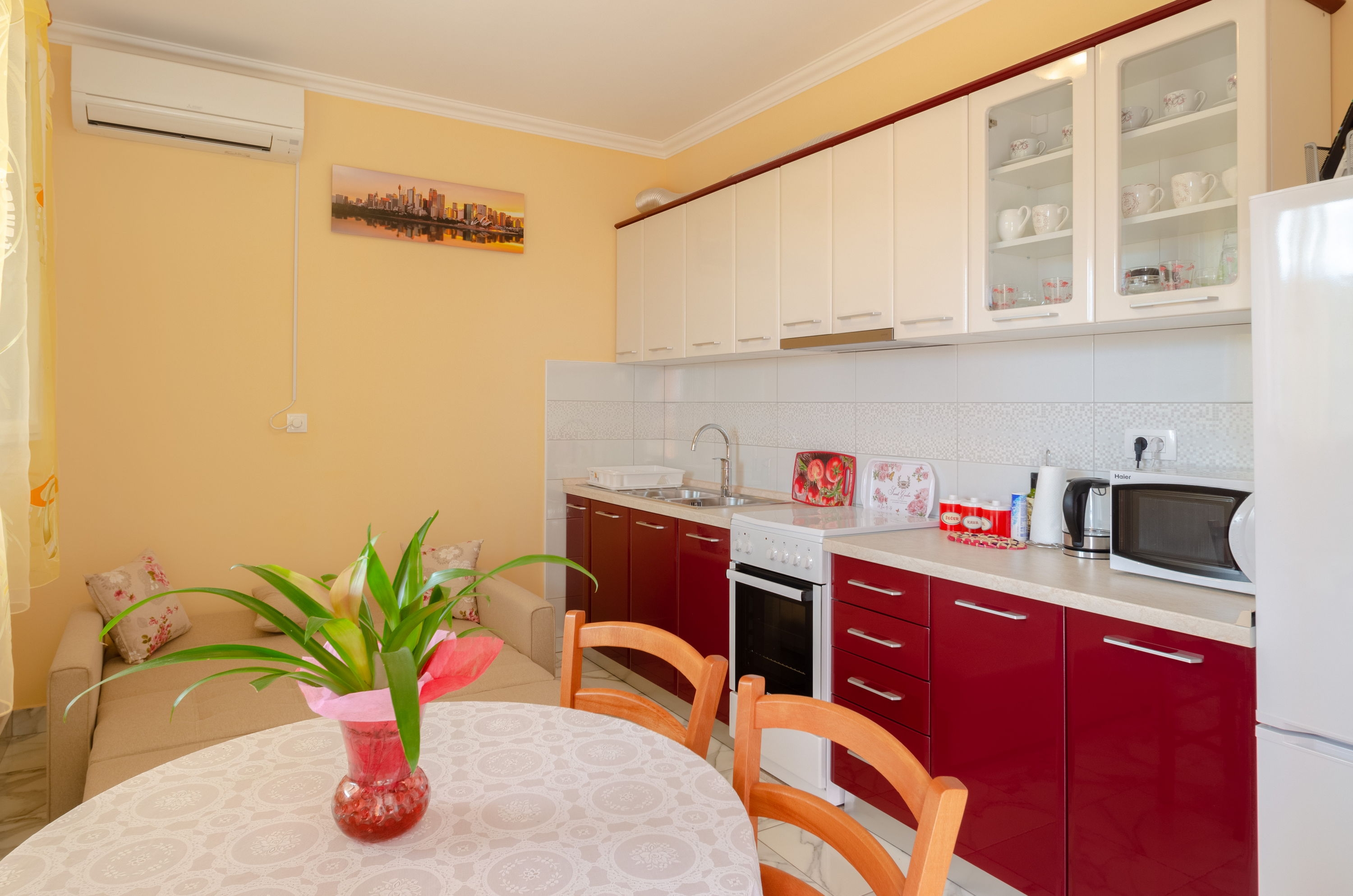 One bedroom apartment with terrace and sea view Zavalatica, Korčula  A-c