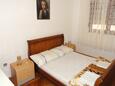 Okrug Gornji, Bedroom 2 in the apartment, (pet friendly) and WiFi.