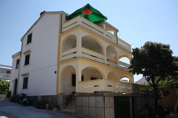 Property Mandre, Pag, Property 11239 - Apartments with pebble beach.
