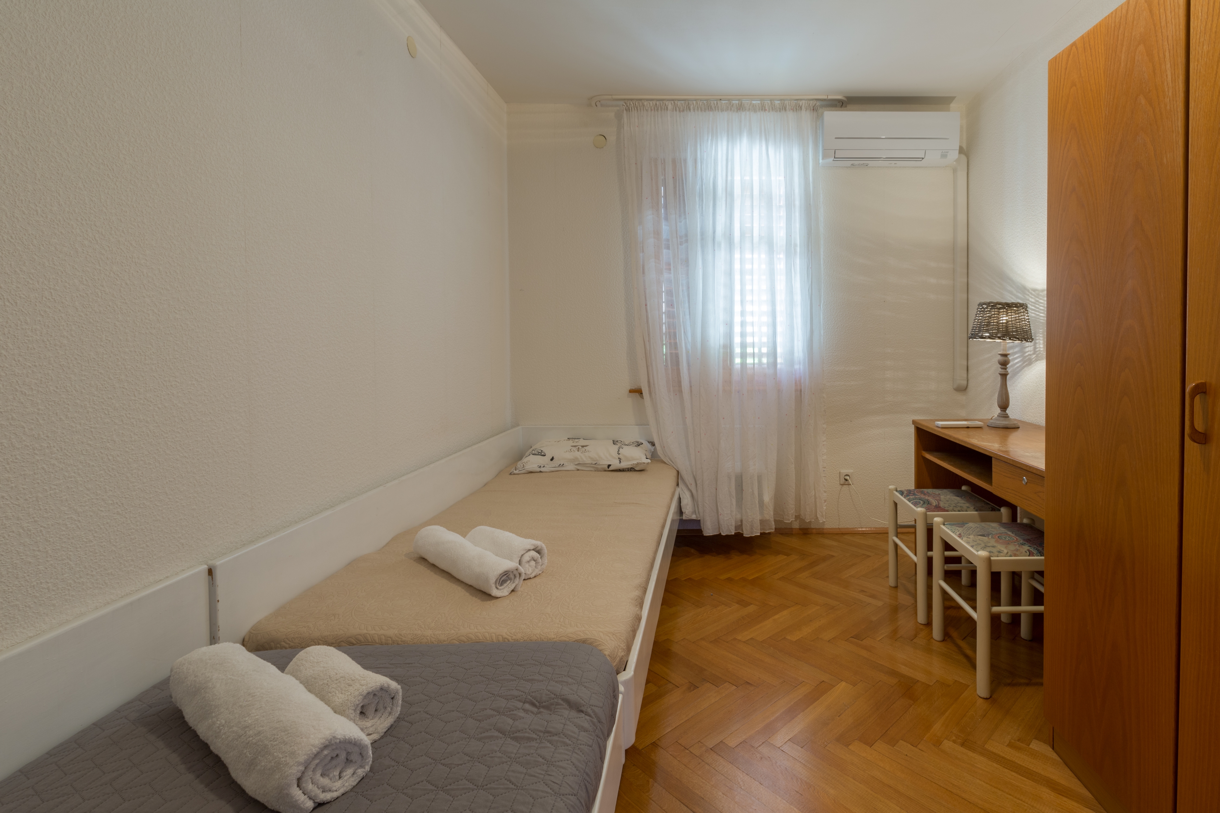 Three bedroom apartment with terrace Novigrad  A-b