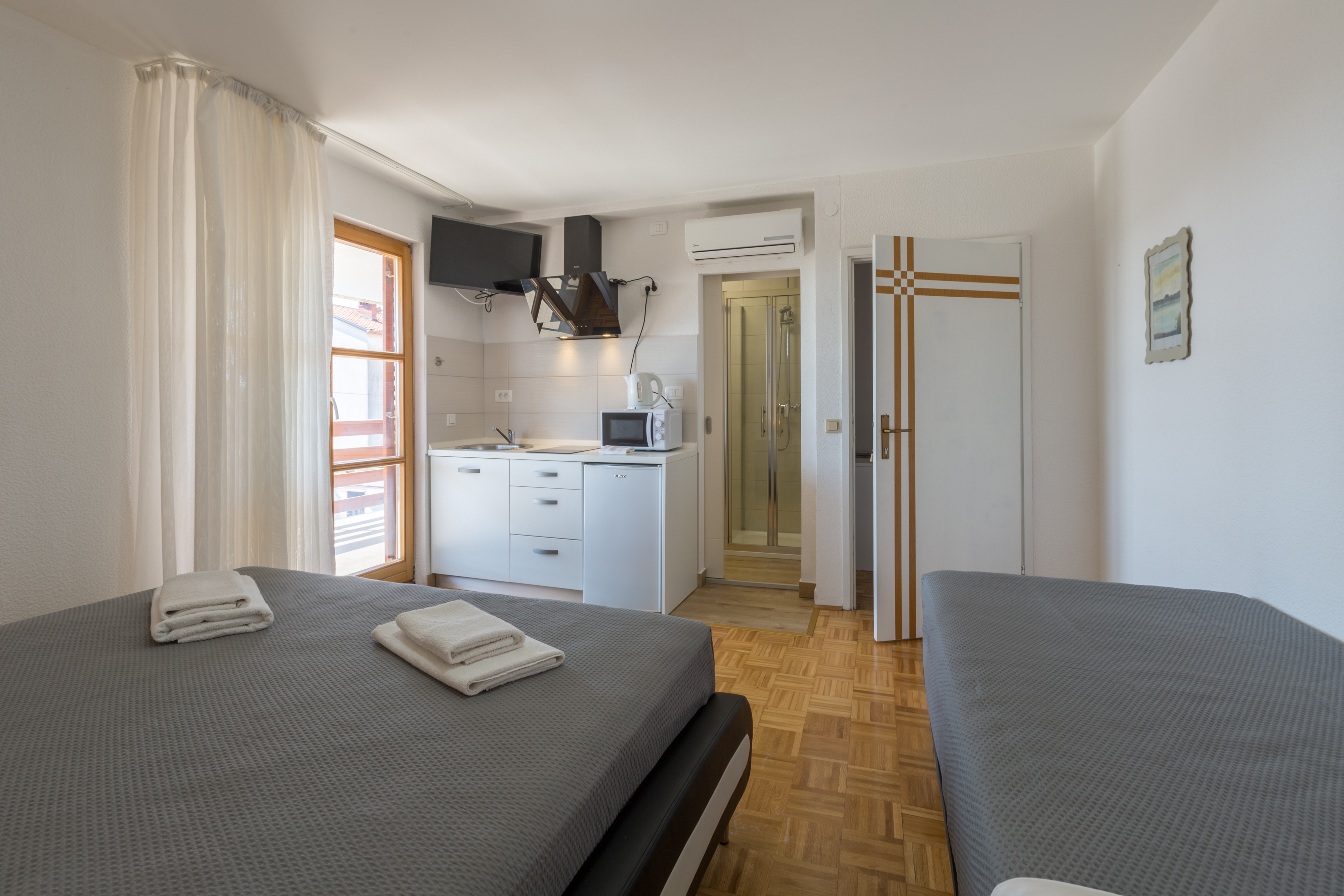 Studio flat with terrace Novigrad  AS-b