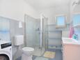 Kupaonica 1 Arbanija, Kupaonica 1 u smještaju tipa apartment, kućni ljubimci dozvoljeni i WiFi.