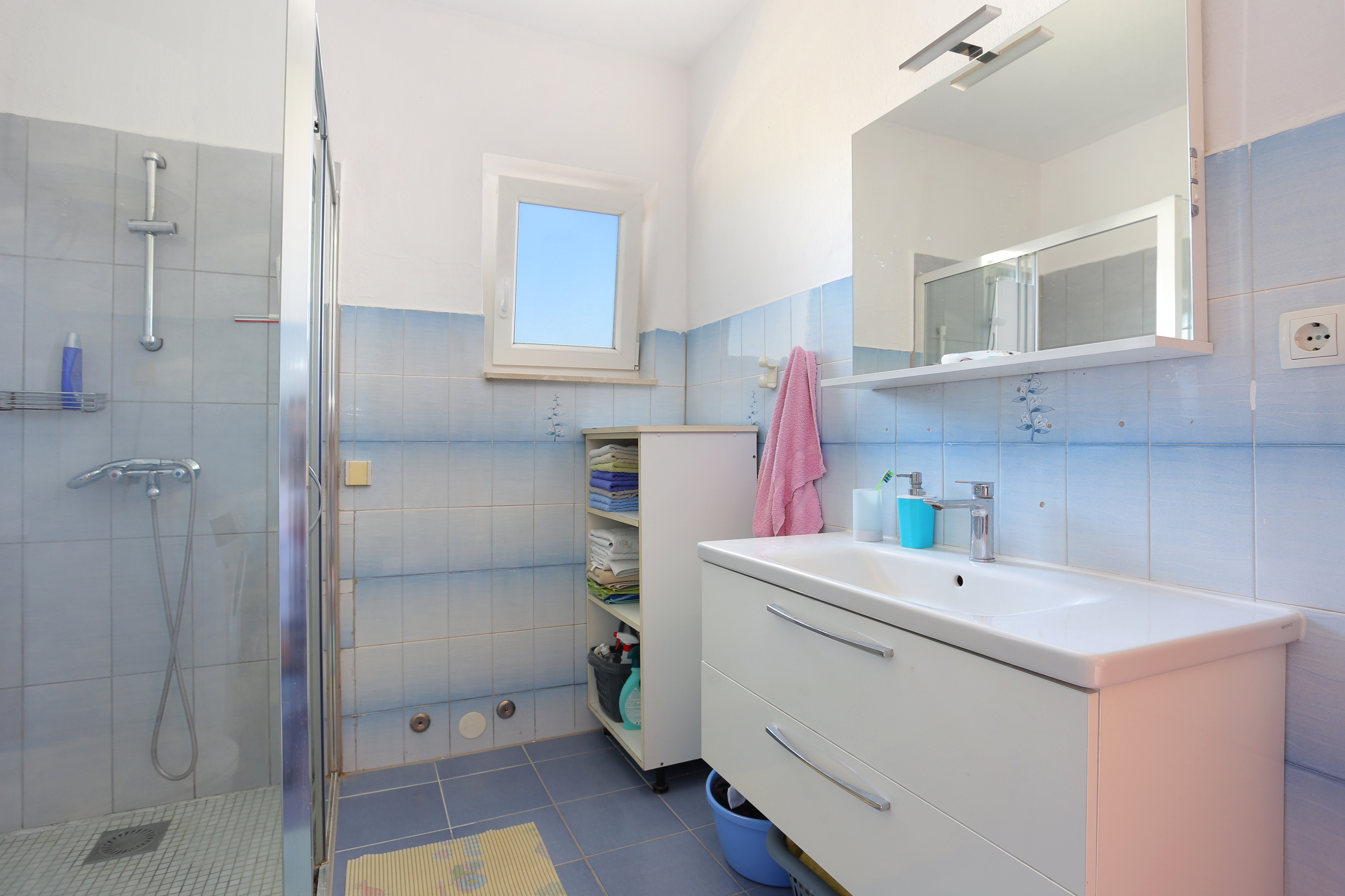 Three bedroom apartment with terrace and sea view Arbanija, Čiovo  A-a