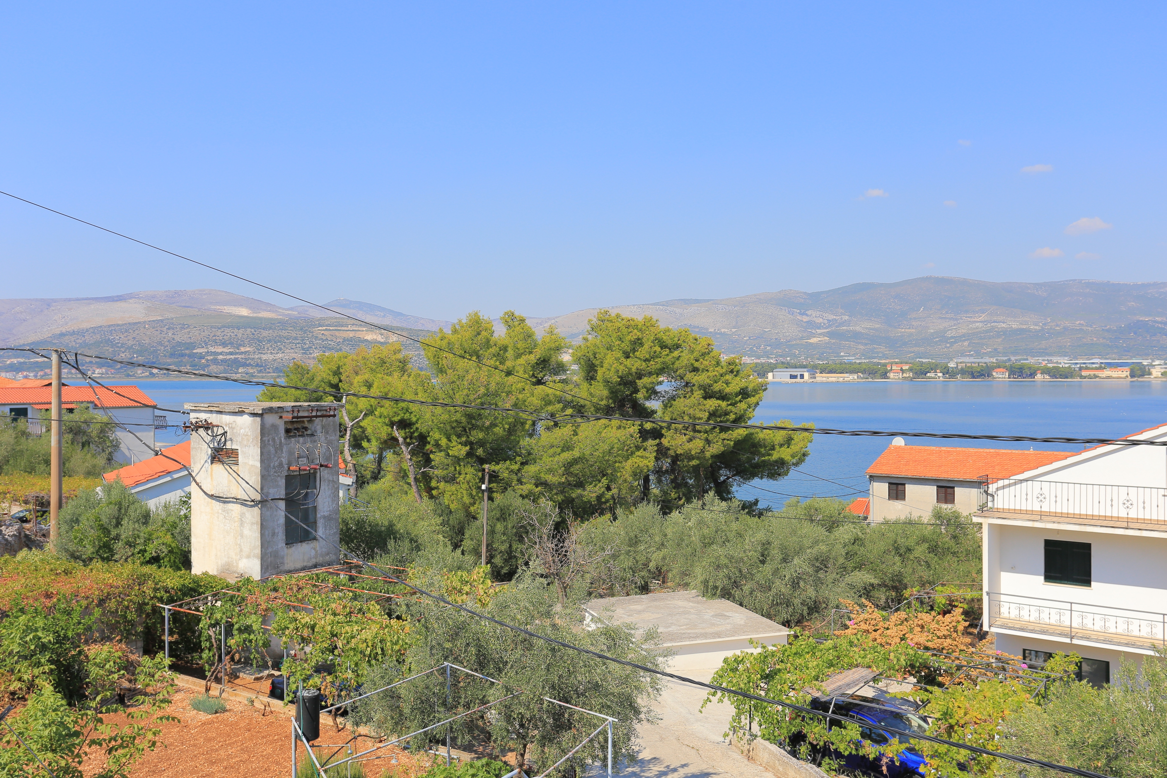 Three bedroom apartment with terrace and sea view Arbanija, Čiovo  A-a
