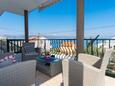 Terrace Slatine, Terrace in the apartment, with a sea view, (pet friendly) and WiFi.