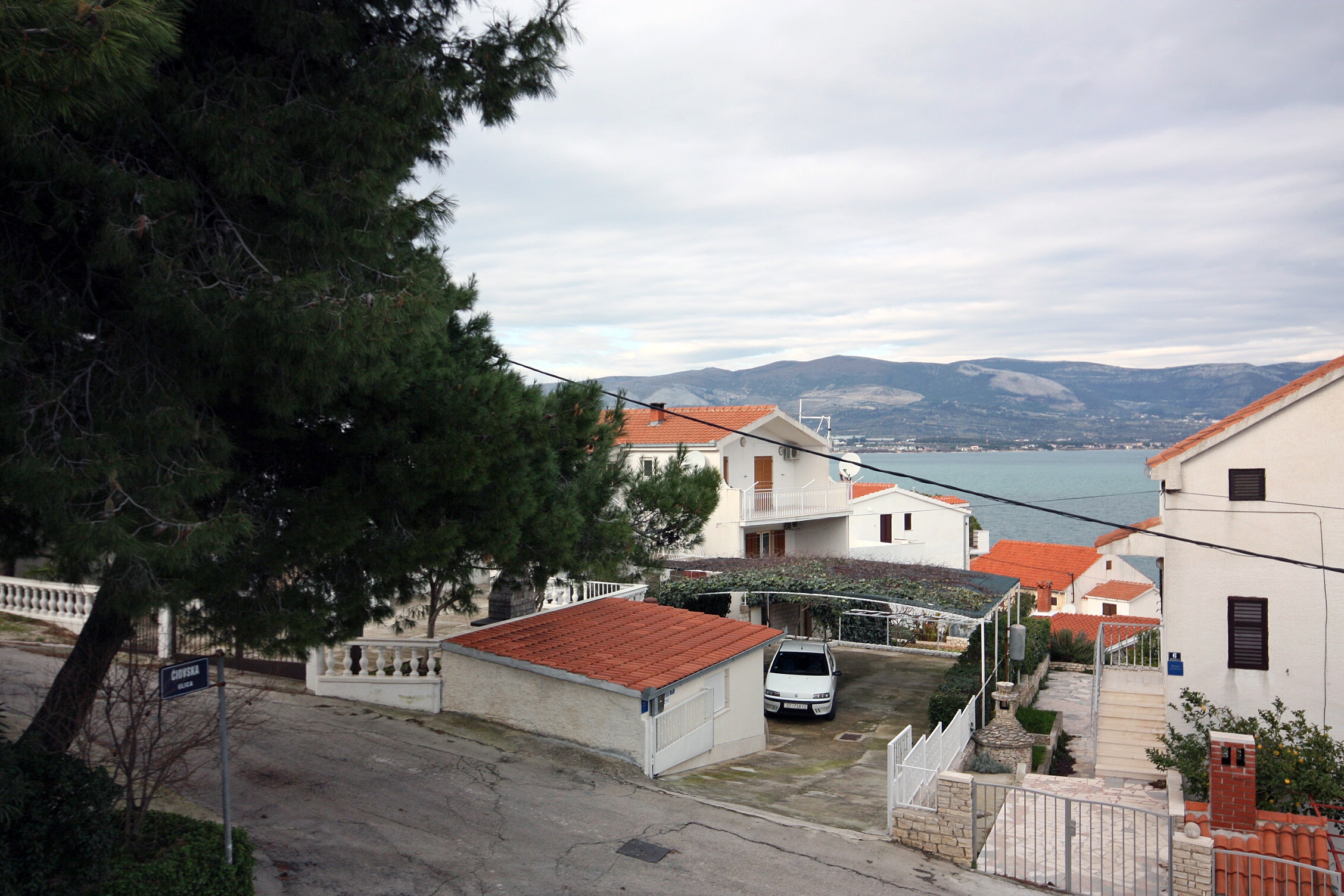 Two bedroom apartment with terrace and sea view Slatine, Čiovo  A-b