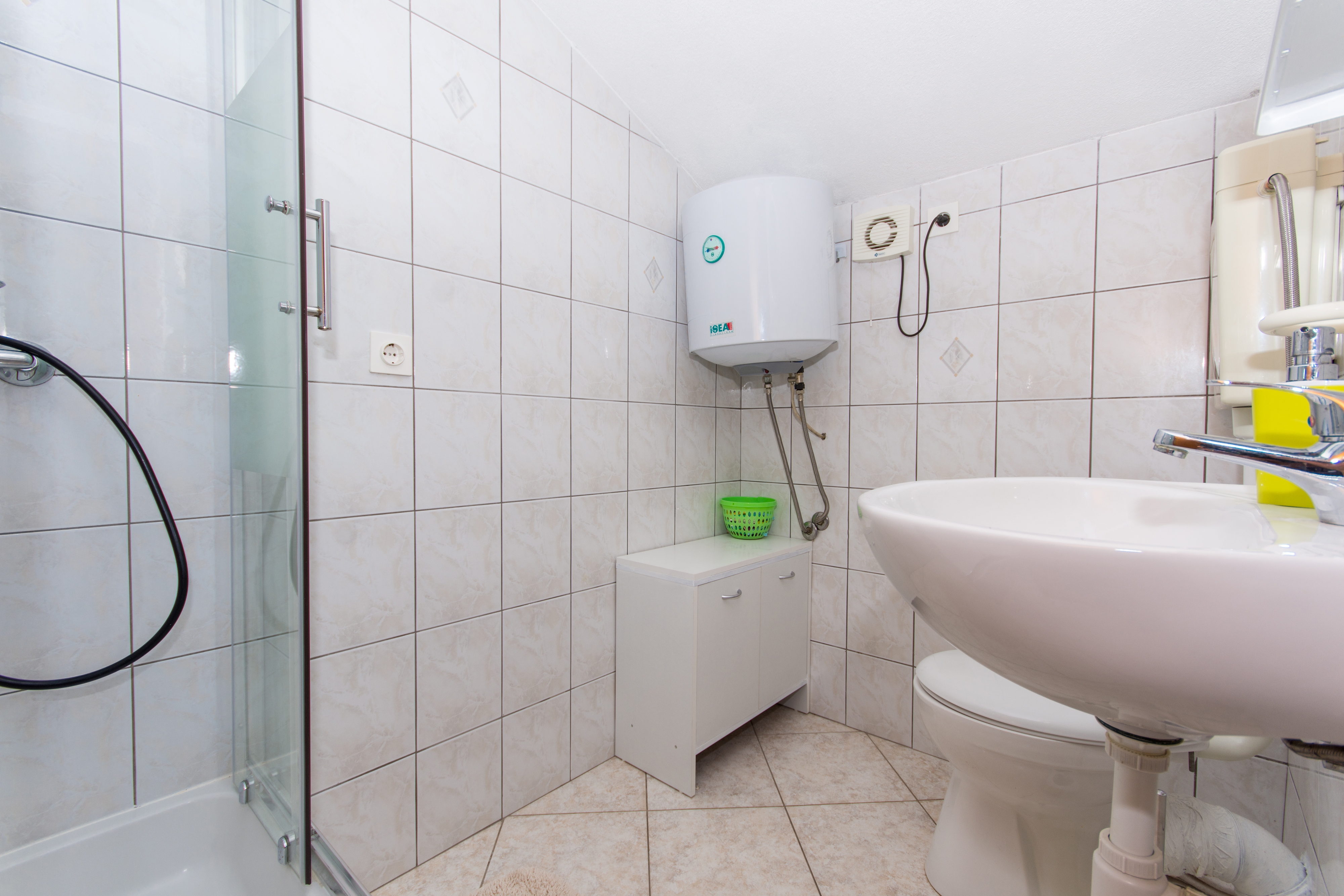 Two bedroom apartment with terrace and sea view Slatine, Čiovo  A-b