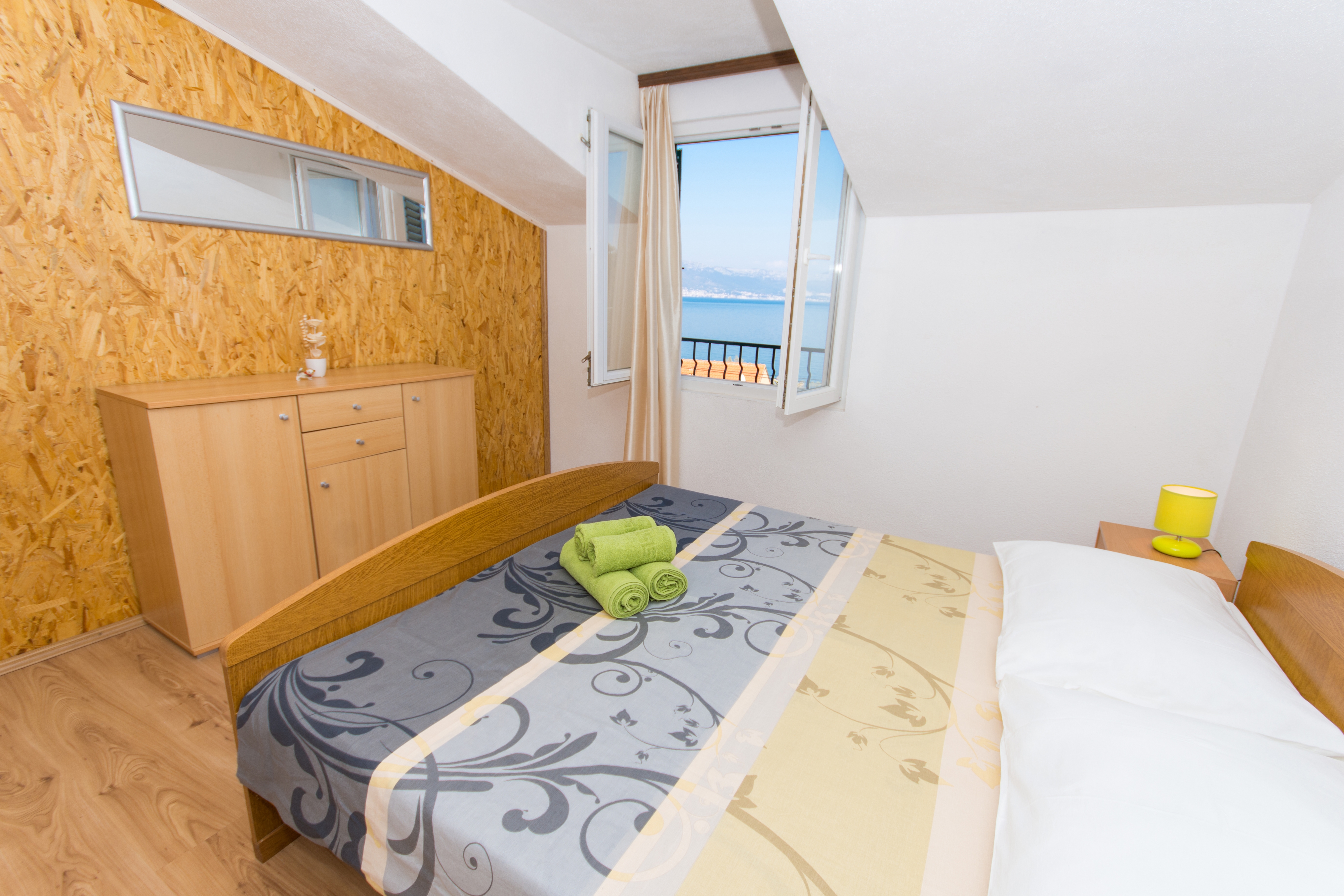 Two bedroom apartment with terrace and sea view Slatine, Čiovo  A-b