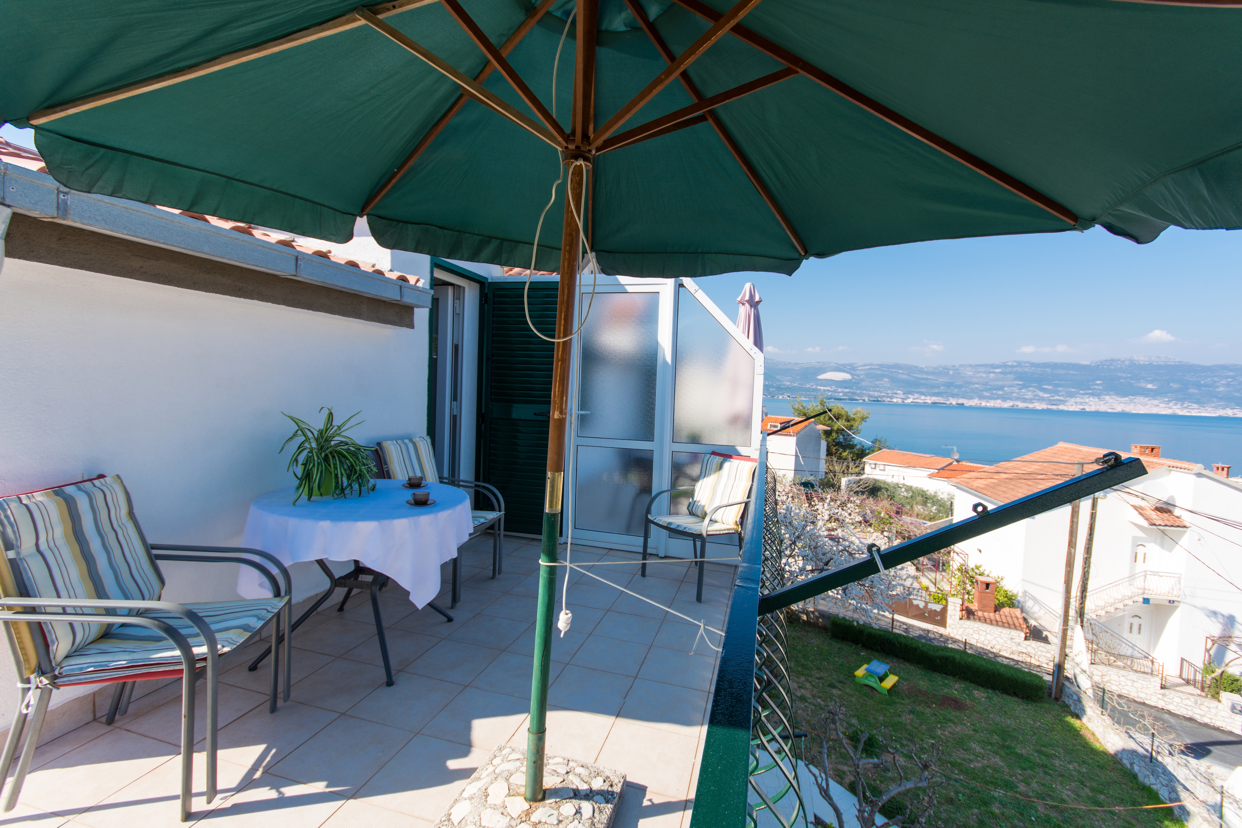 Two bedroom apartment with terrace and sea view Slatine, Čiovo  A-c