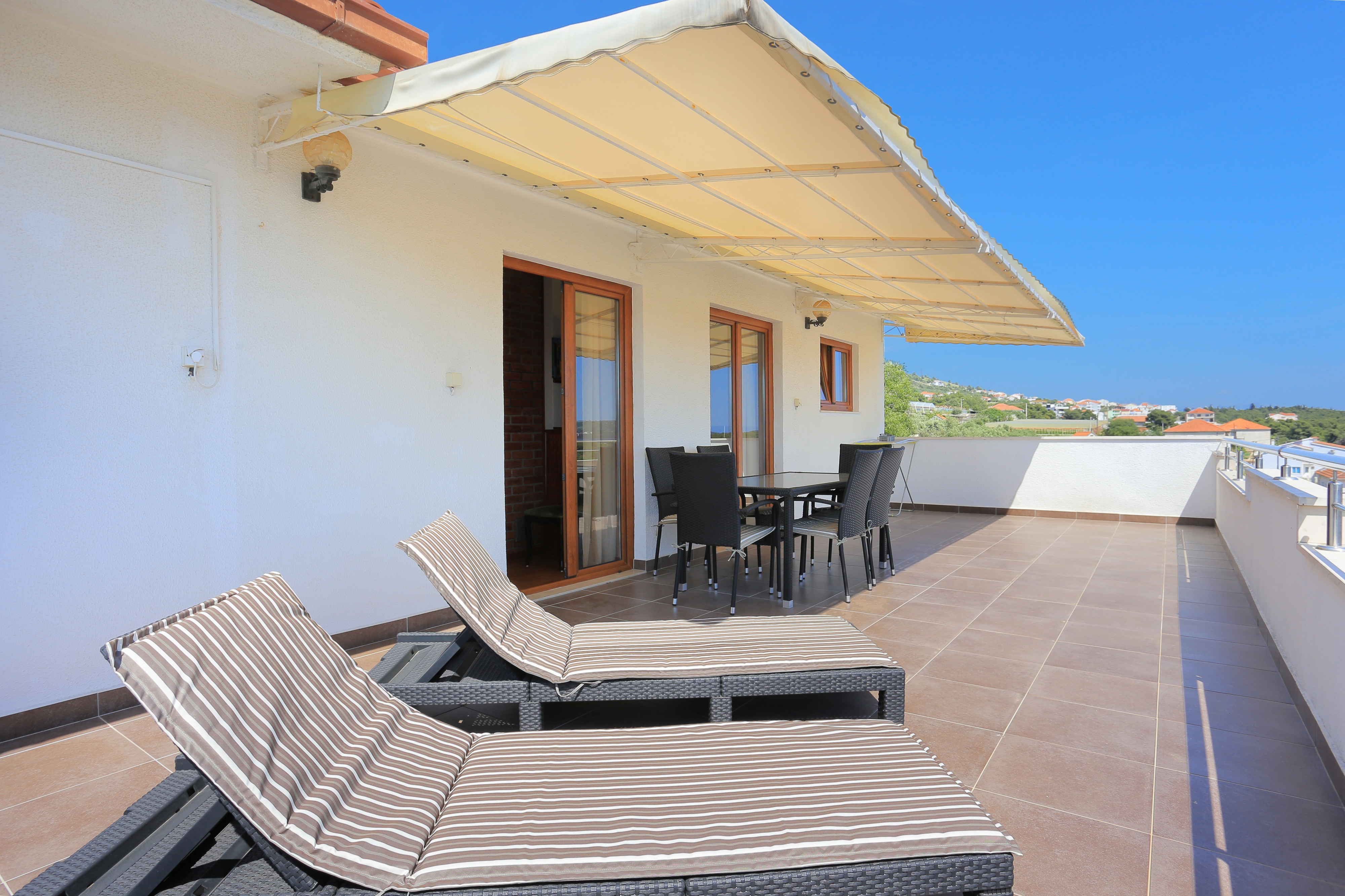 Two bedroom apartment with terrace and sea view Seget Vranjica, Trogir  A-a