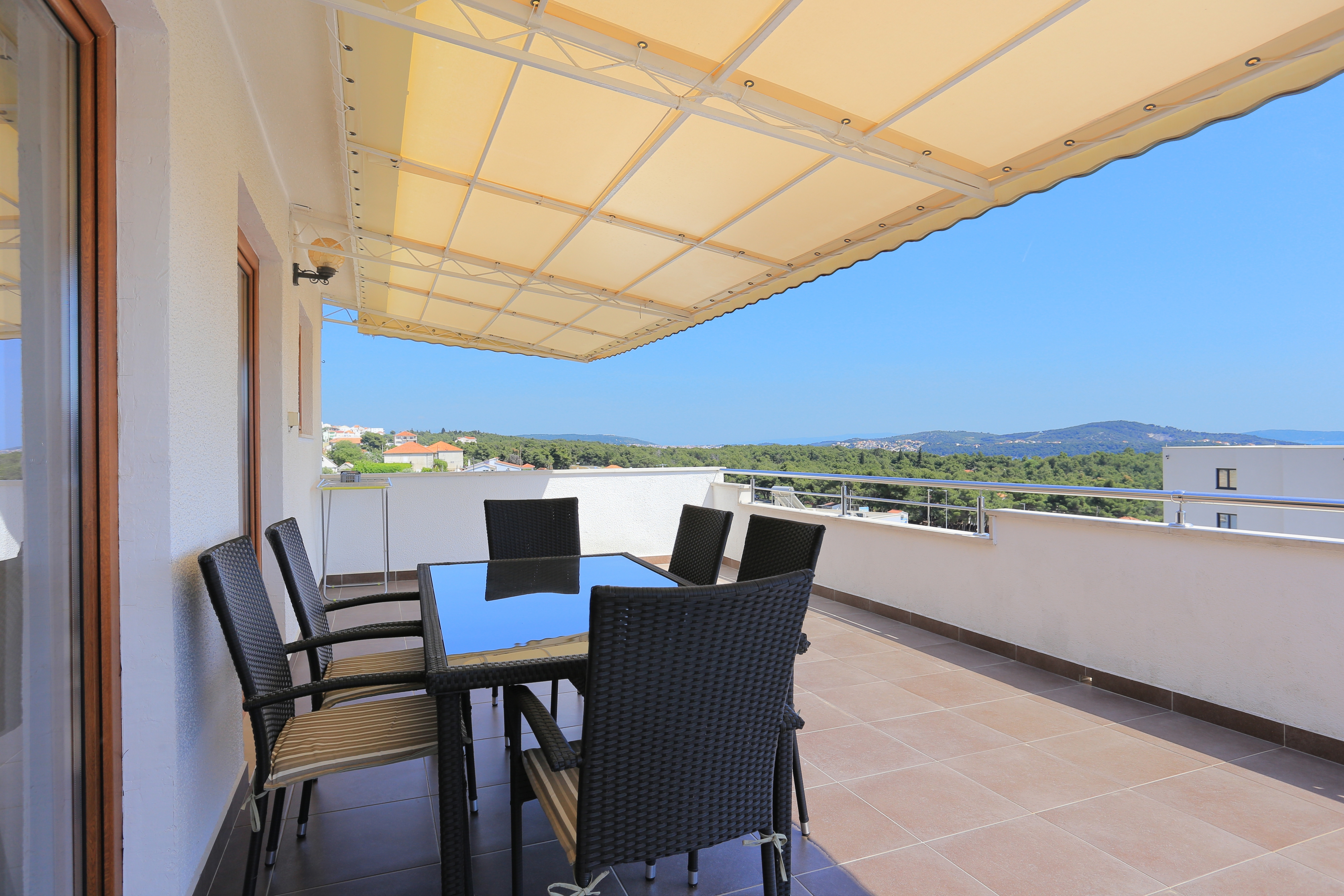 Two bedroom apartment with terrace and sea view Seget Vranjica, Trogir  A-a