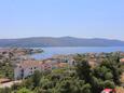 Seget Vranjica, Terrasse - Ausblick in folgender Unterkunftsart apartment, Haustiere erlaubt und WiFi.