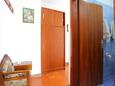 Seget Vranjica, Hallway in the studio-apartment, (pet friendly) and WiFi.