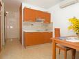 Bucătărie Podstrana, Bucătărie în unitate de cazare tip apartment, aer condiționat disponibil şi WiFi.