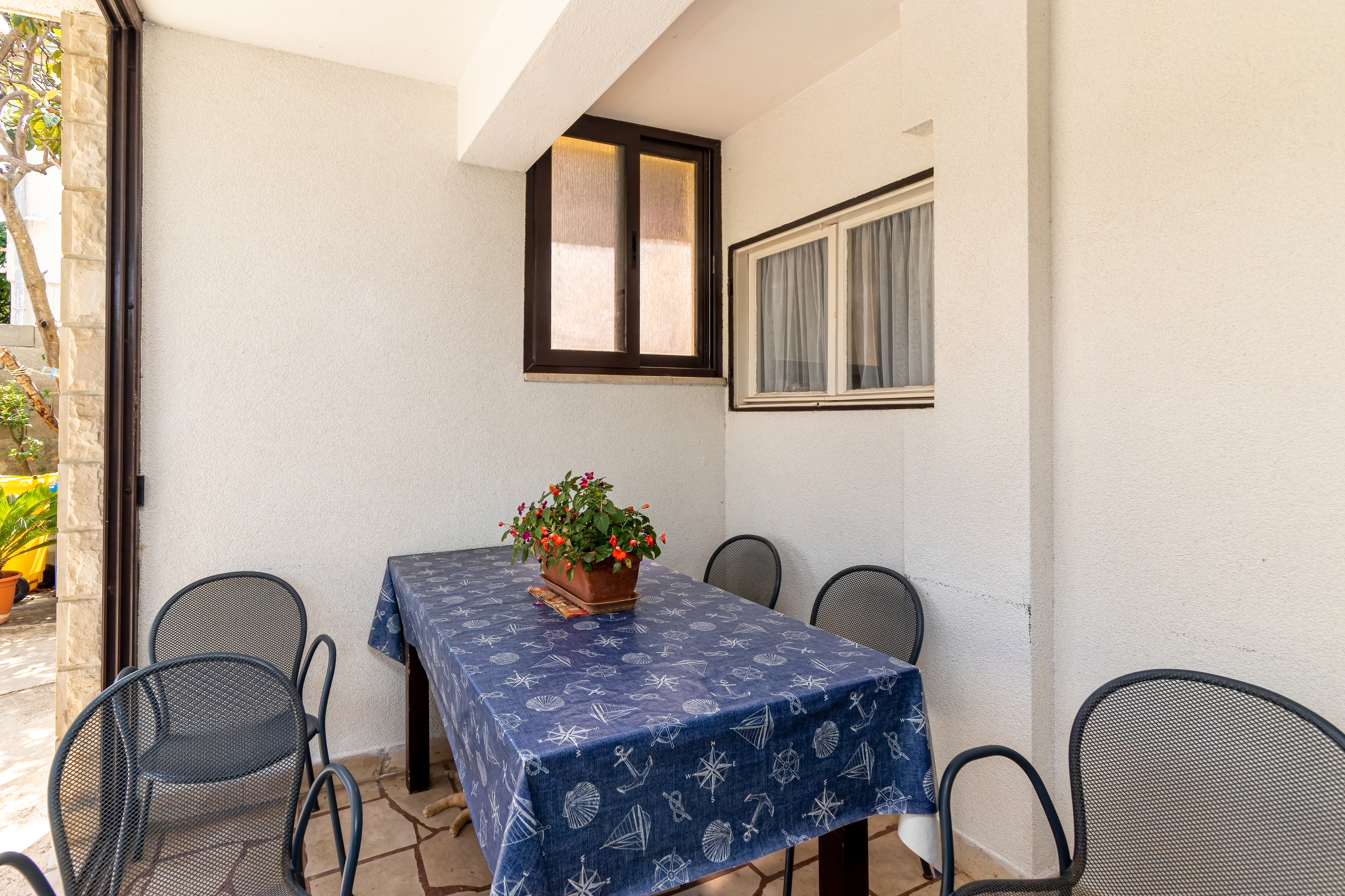 Two bedroom apartment with terrace Supetar, Brač  A-a