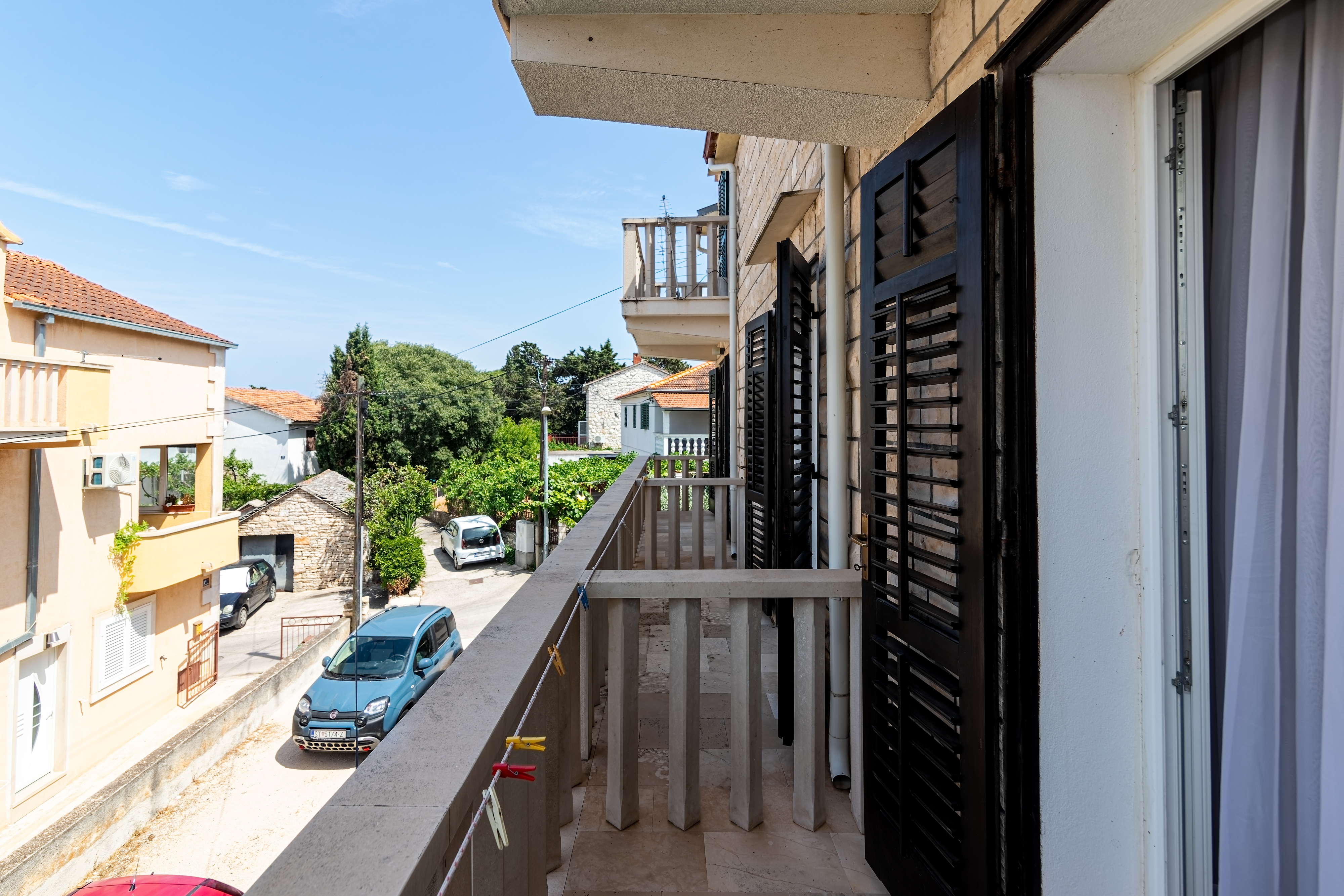 Three bedroom apartment with balcony Supetar, Brač  A-b