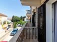Balcony 1 Supetar, Balcony 1 in the apartment, (pet friendly) and WiFi.