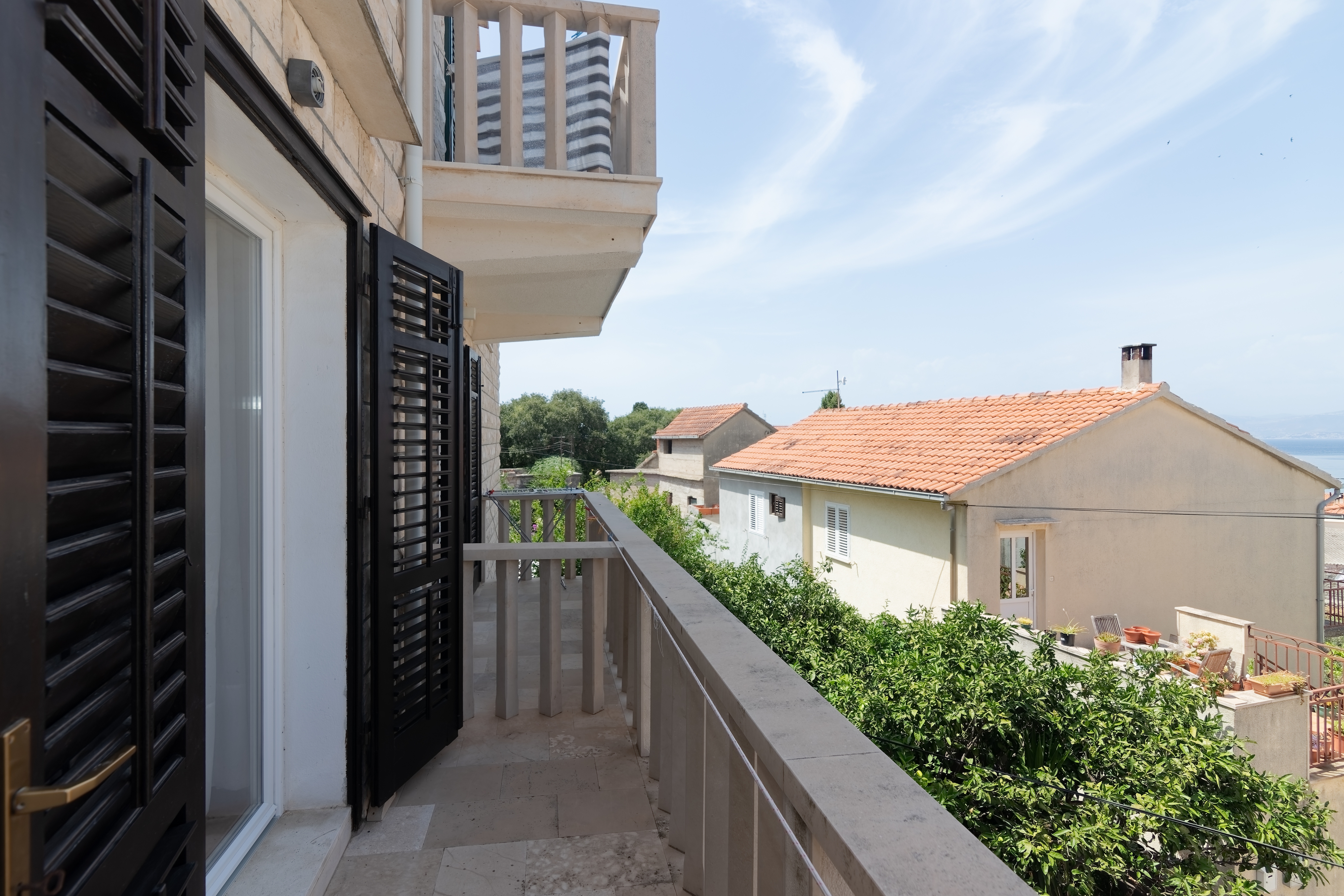 Three bedroom apartment with balcony Supetar, Brač  A-b
