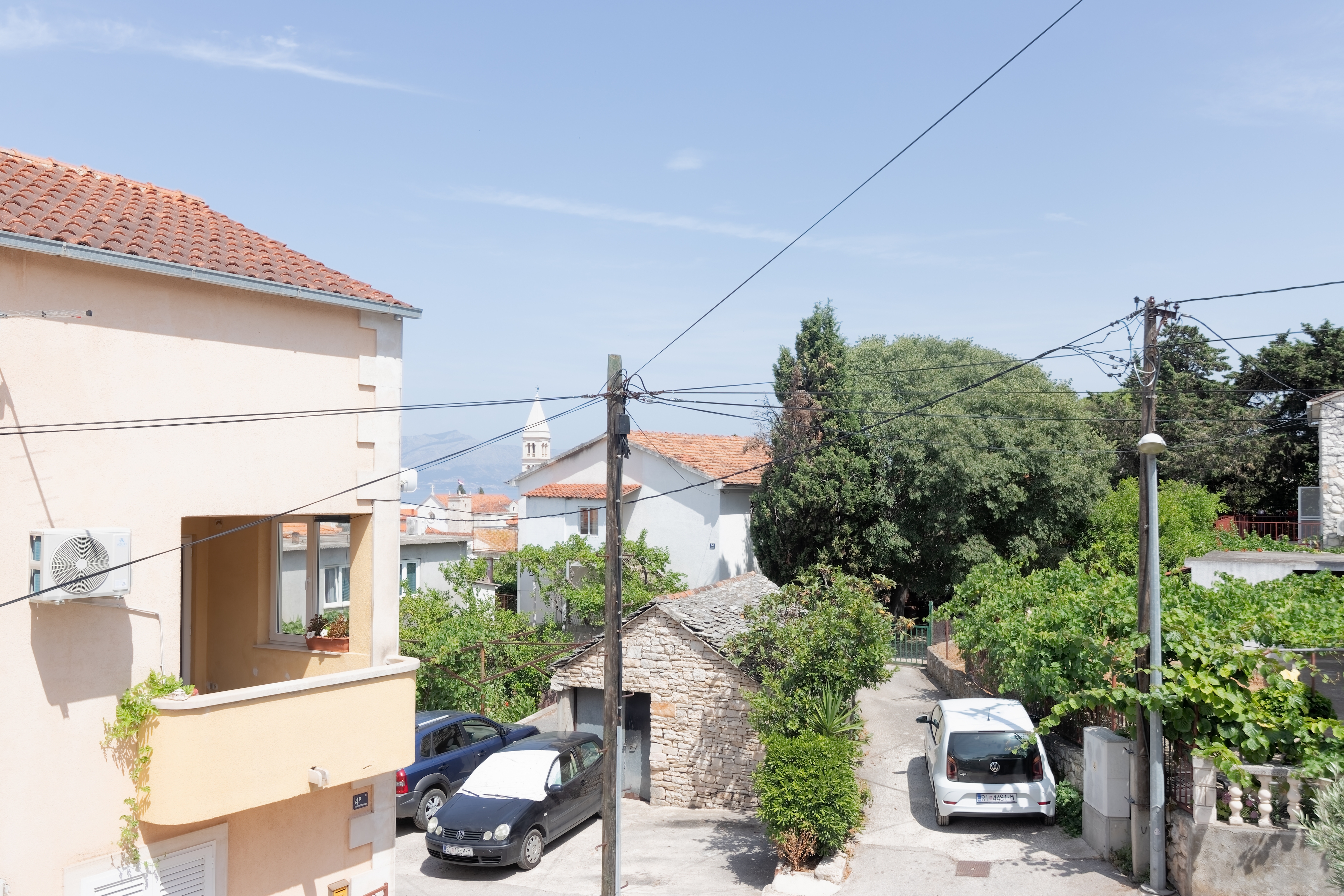 Three bedroom apartment with balcony Supetar, Brač  A-b