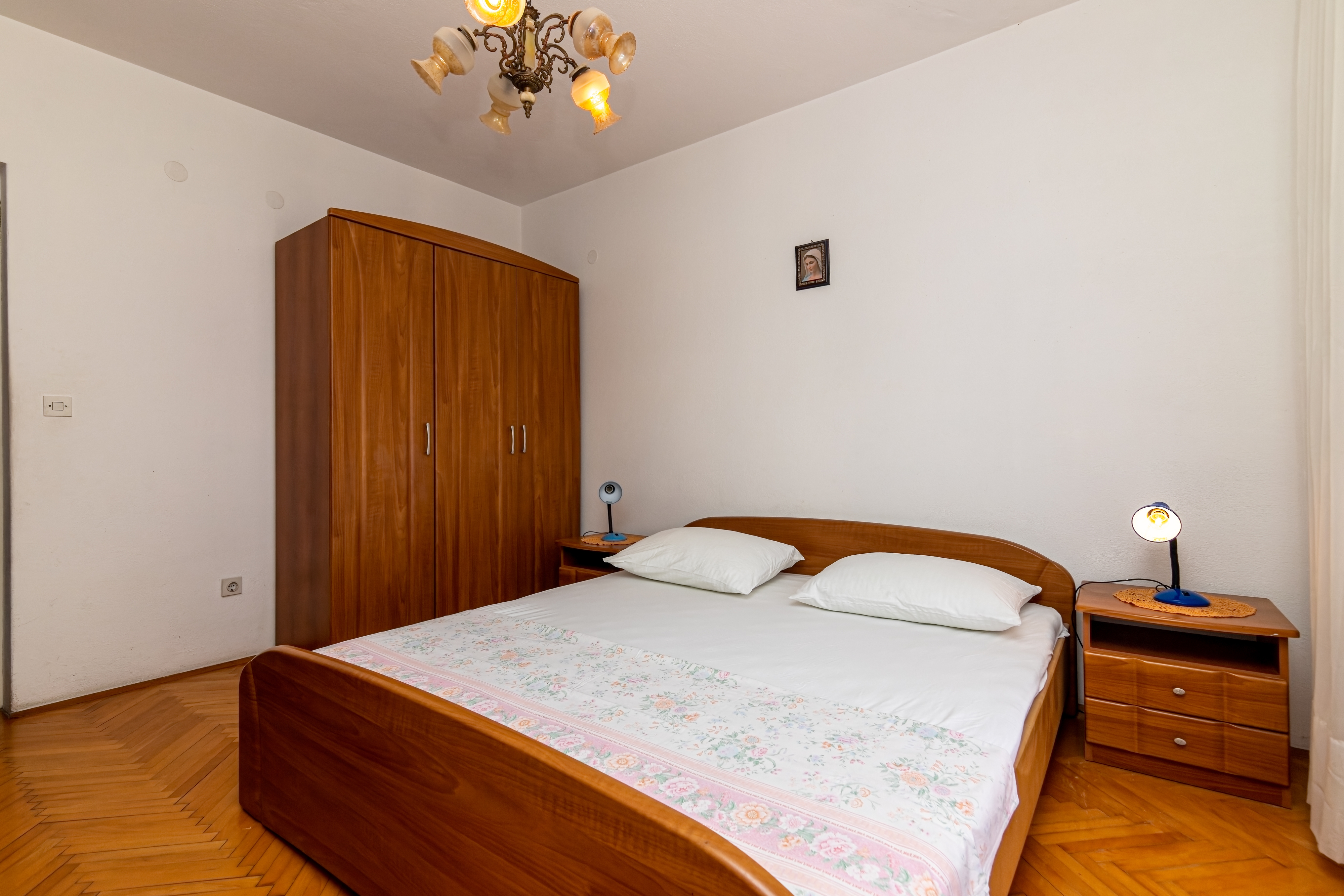 Three bedroom apartment with balcony Supetar, Brač  A-b