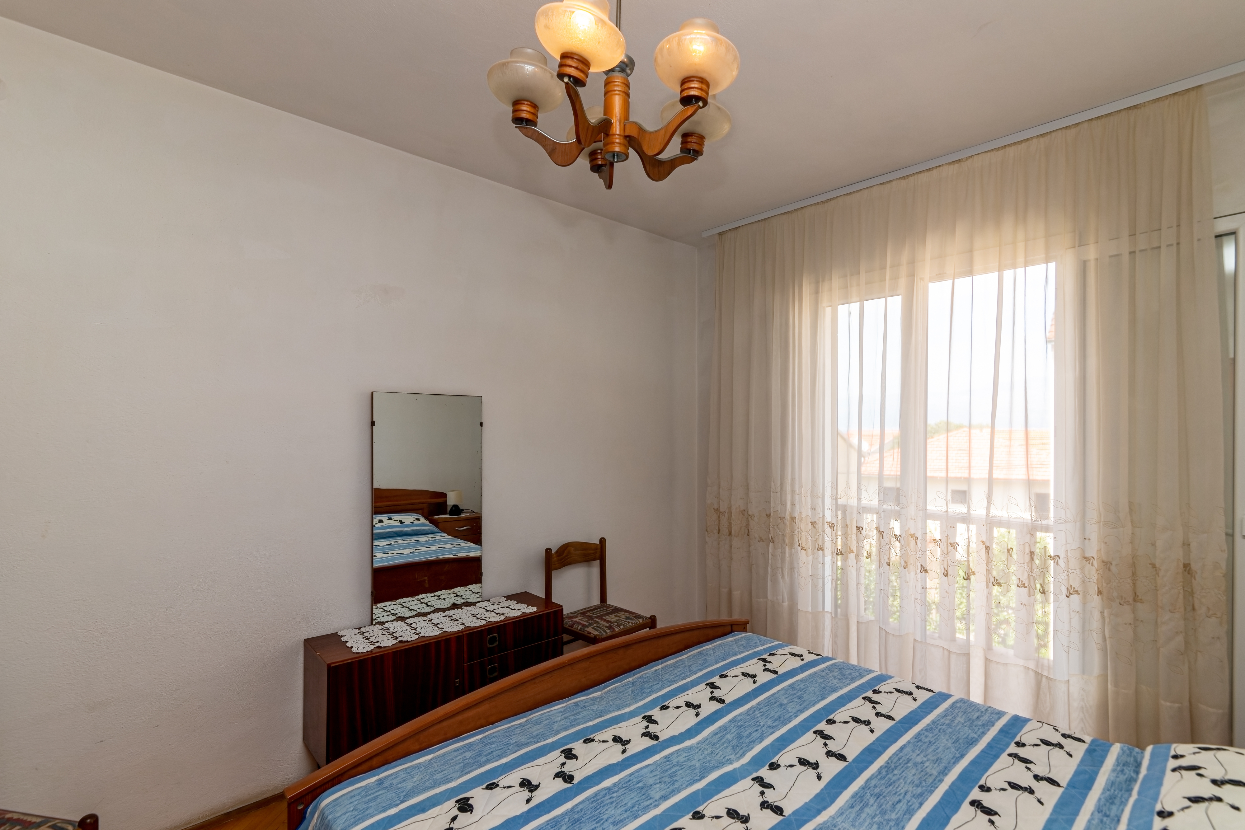 Three bedroom apartment with balcony Supetar, Brač  A-b