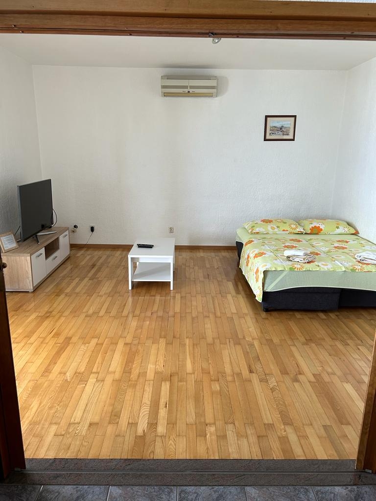 Two bedroom apartment near beach Slatine, Čiovo (A-1128-c)