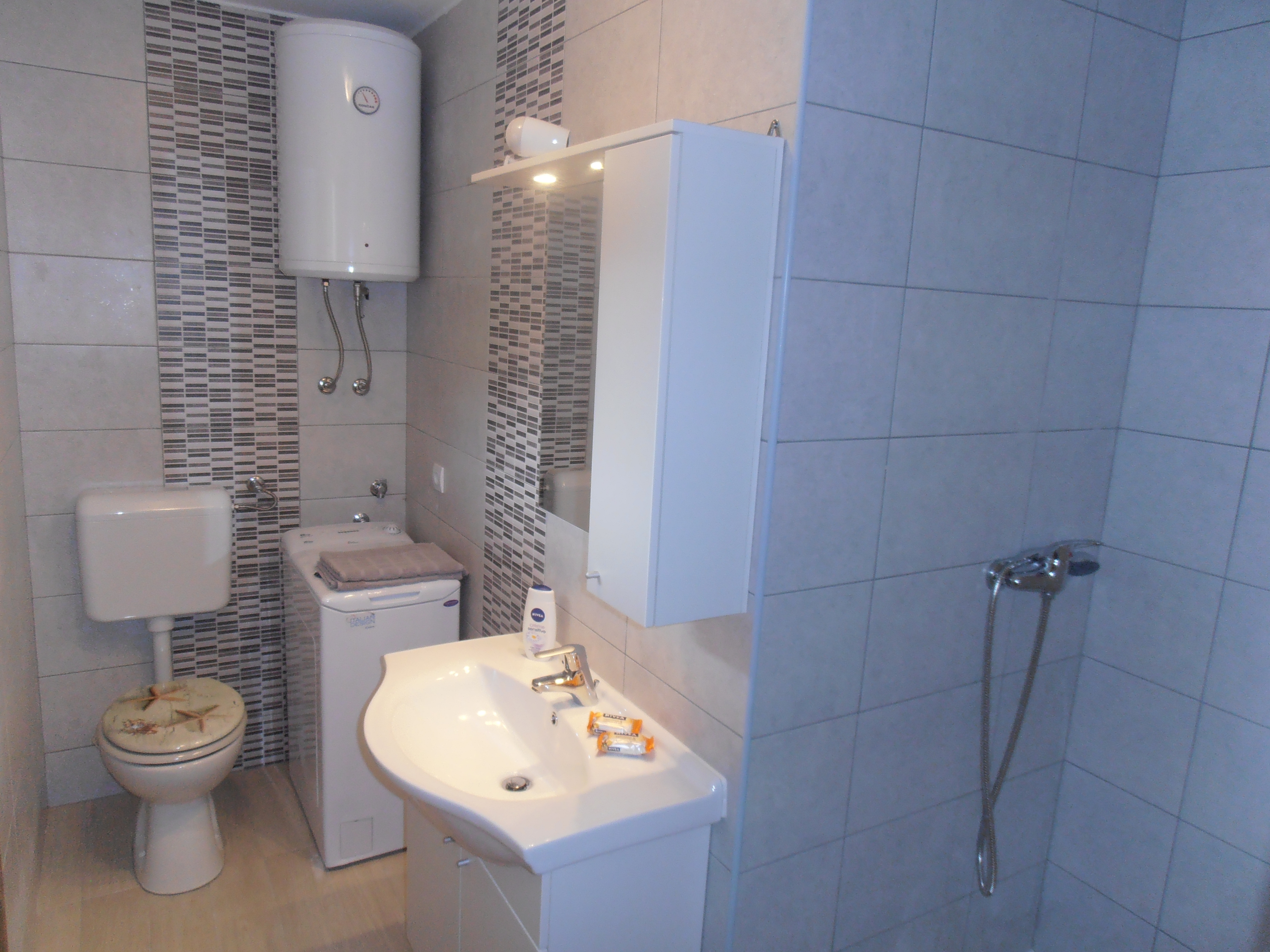 Two bedroom apartment near beach Broce, Pelješac  A-a