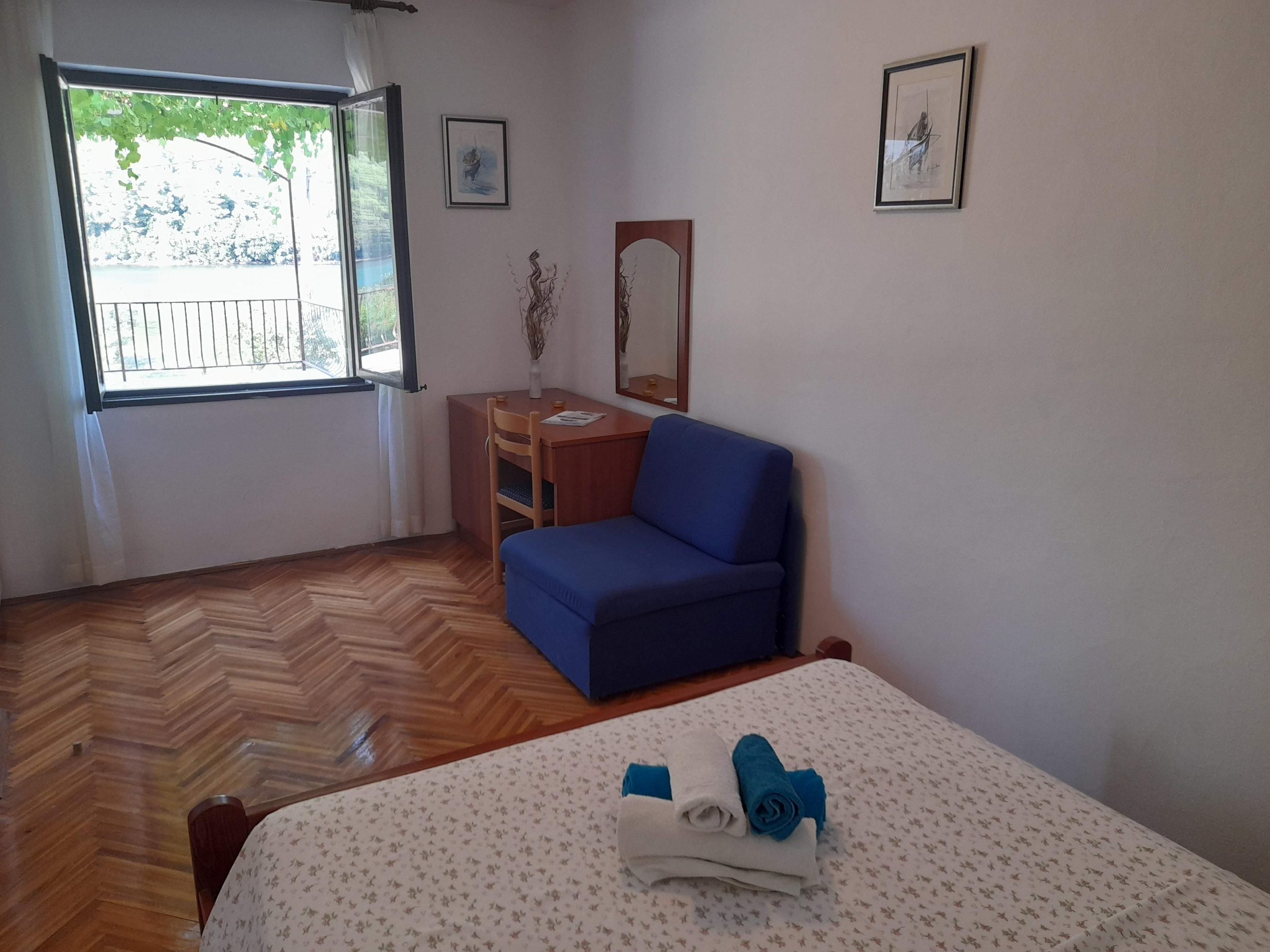 Two bedroom apartment near beach Broce, Pelješac  A-a