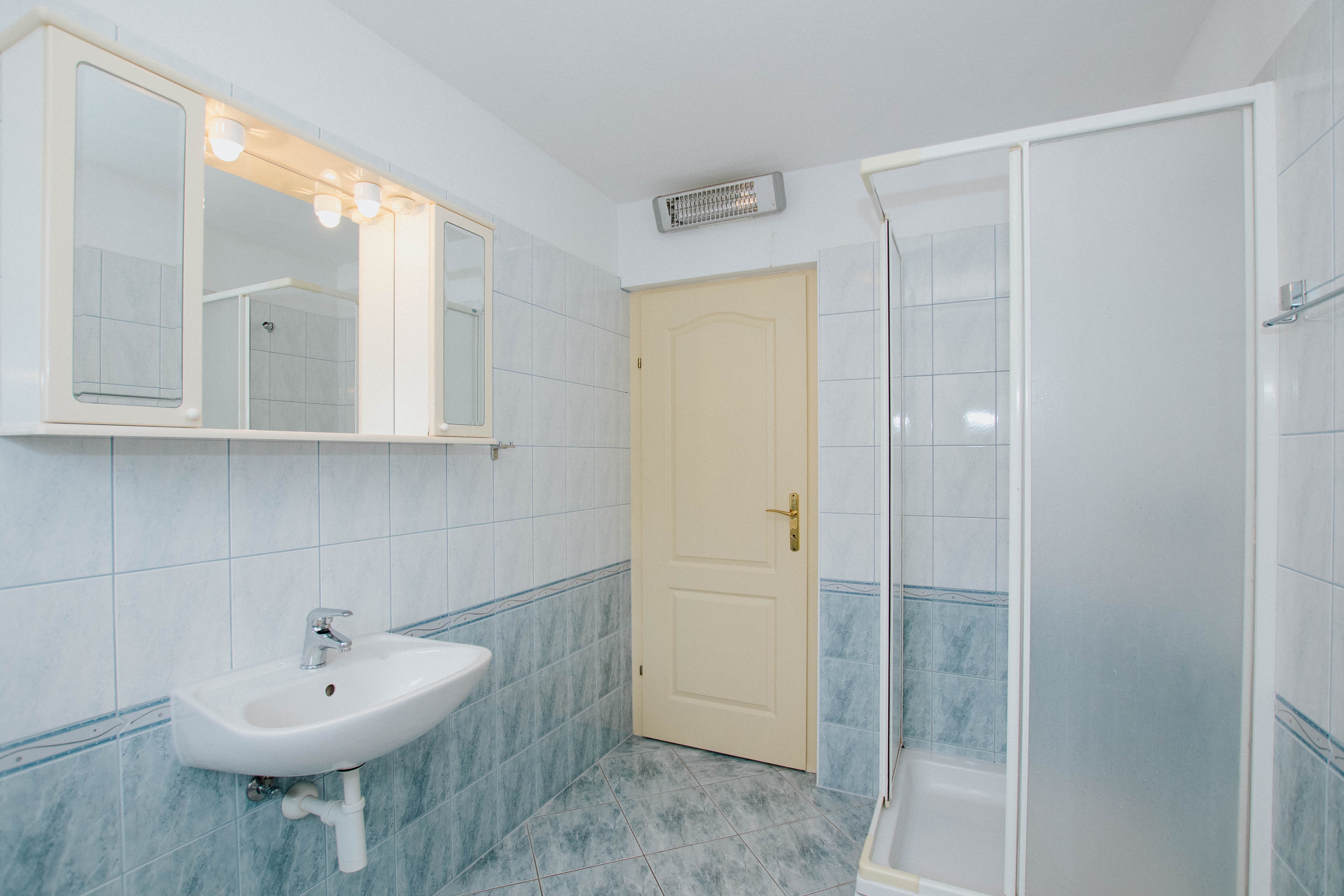 Three bedroom apartment with balcony and sea view Mastrinka, Čiovo  A-a