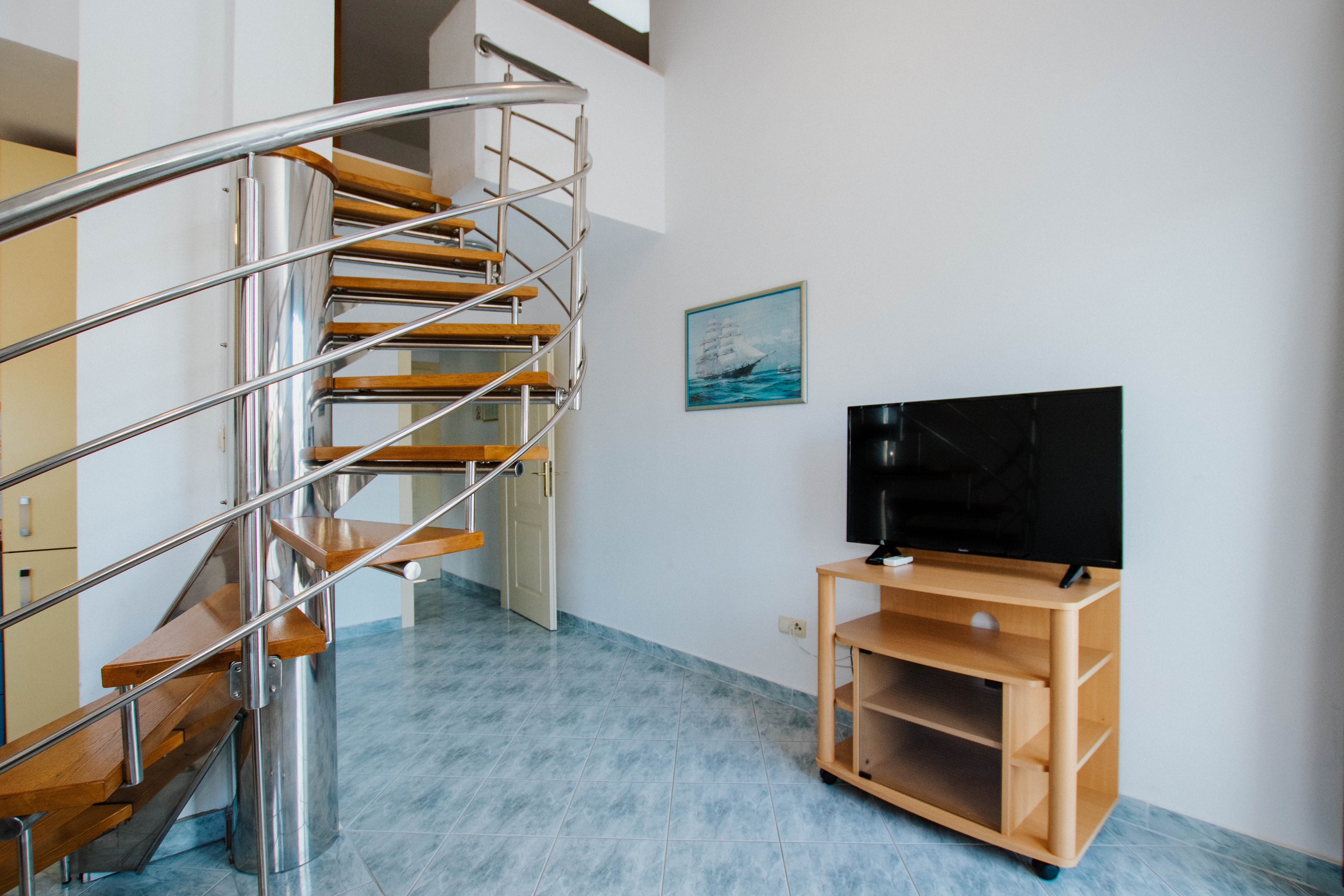 Three bedroom apartment with balcony and sea view Mastrinka, Čiovo  A-a