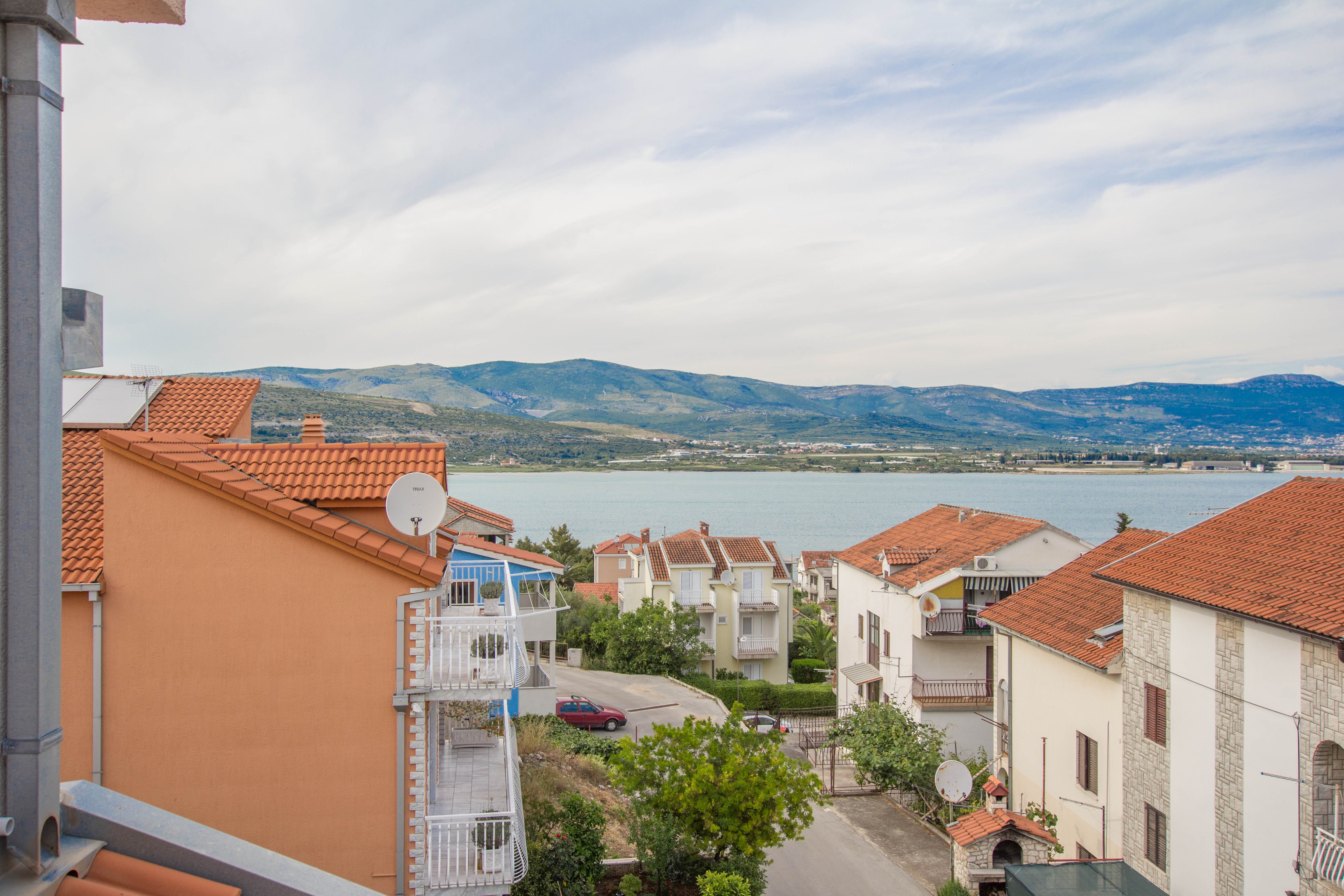 Three bedroom apartment with balcony and sea view Mastrinka, Čiovo  A-b