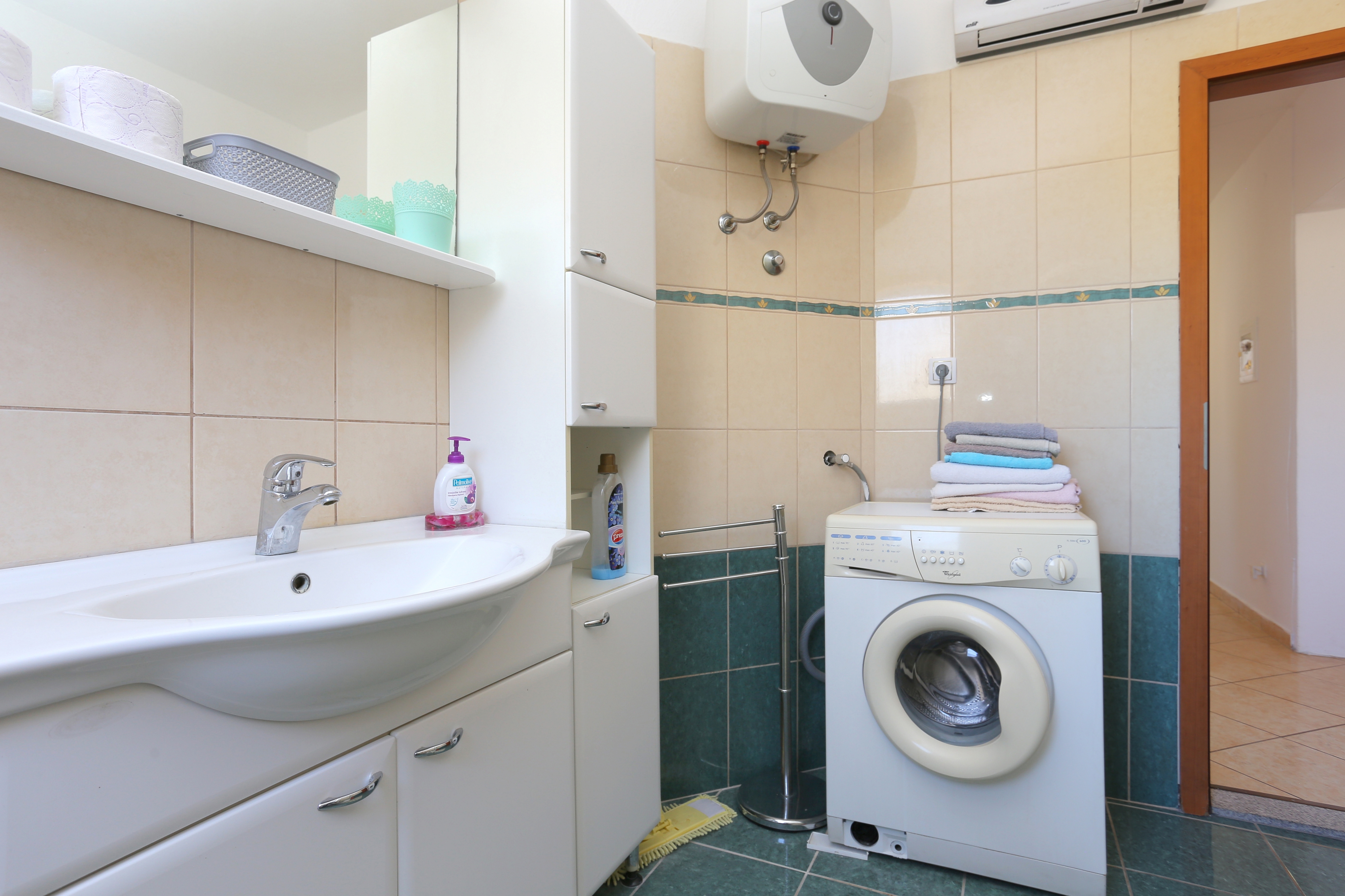 Three bedroom apartment with terrace Grebaštica, Šibenik  A-a