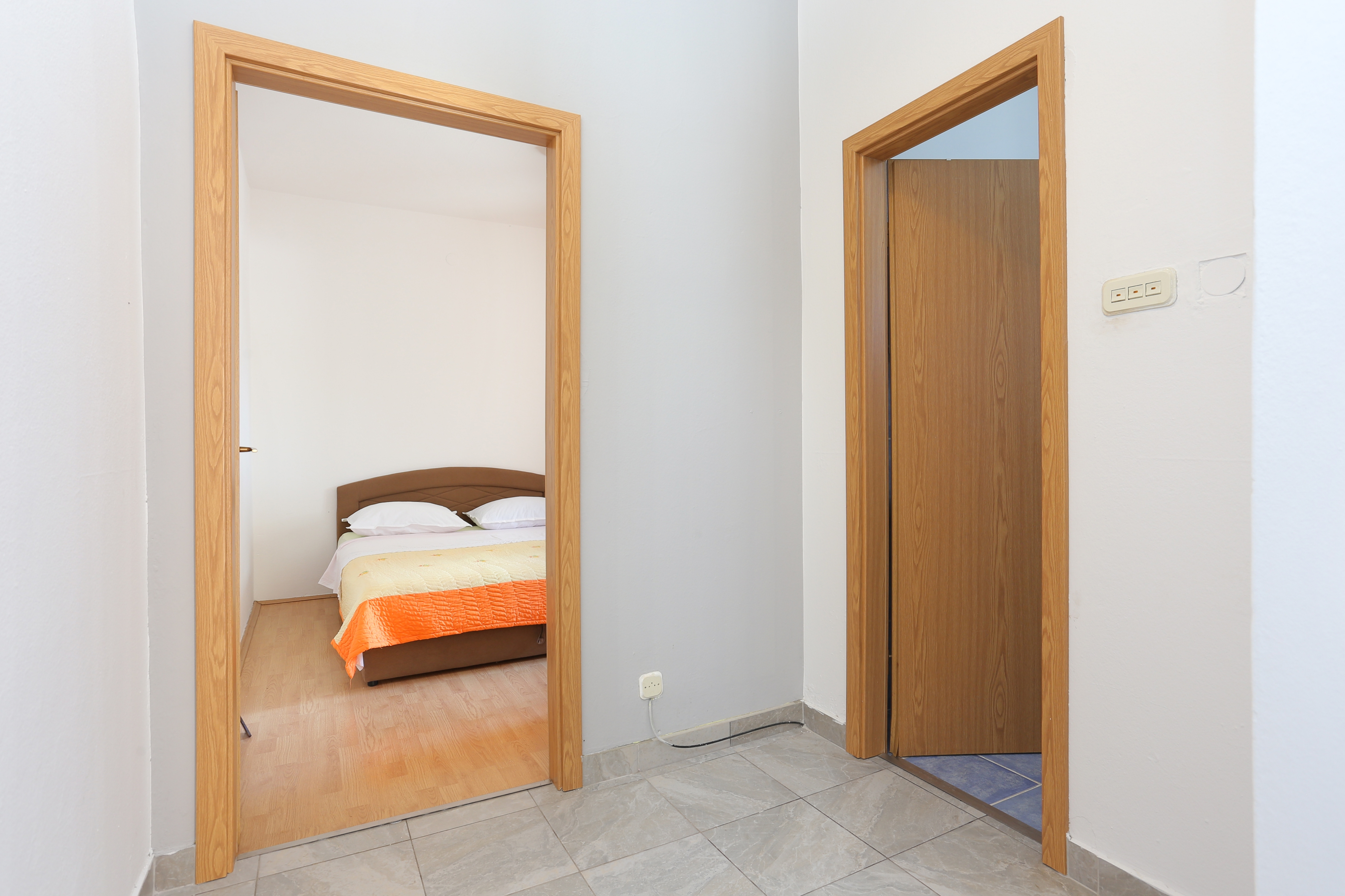 One bedroom apartment with terrace Grebaštica, Šibenik  A-b