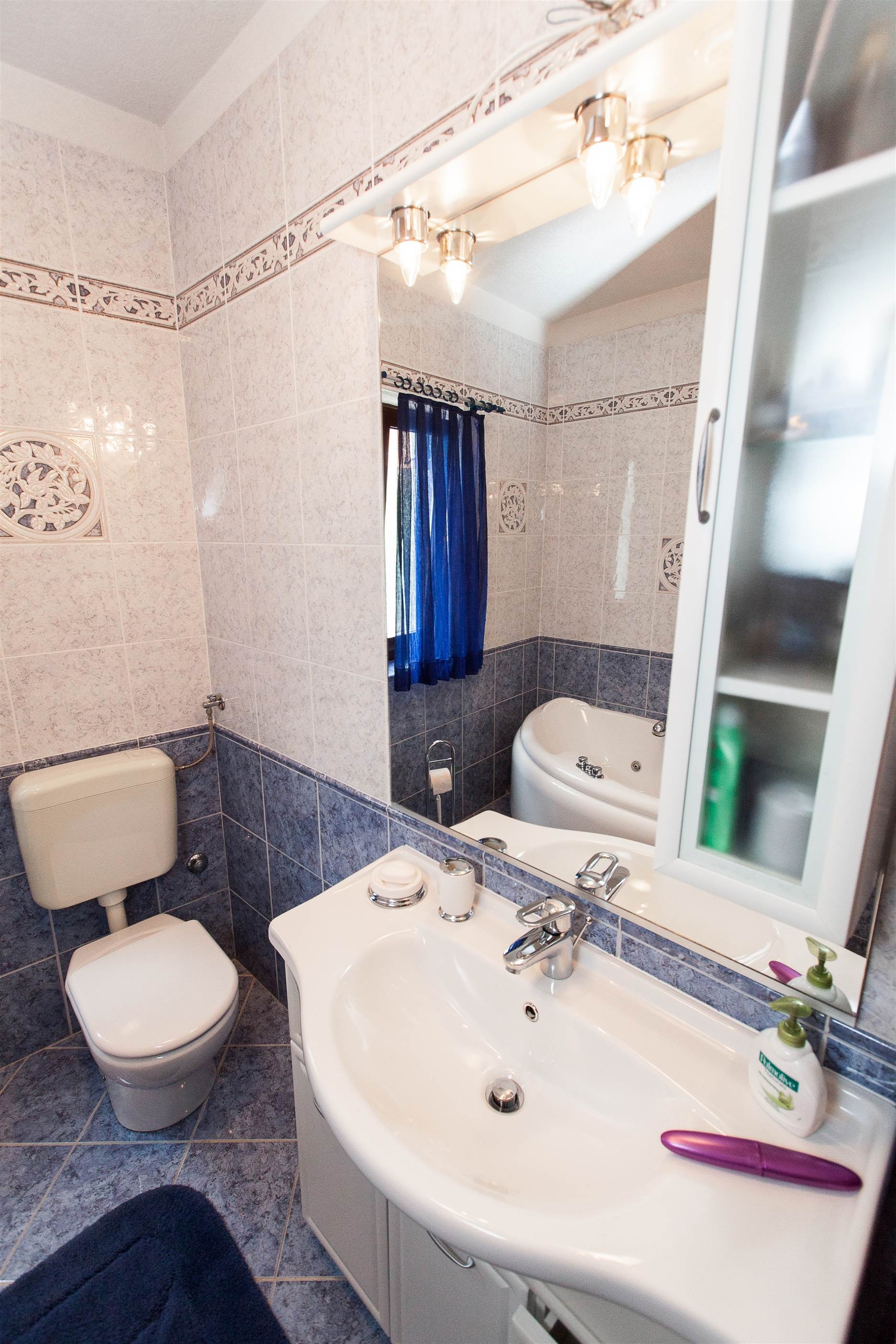 Three bedroom apartment with balcony and sea view Crikvenica  A-a
