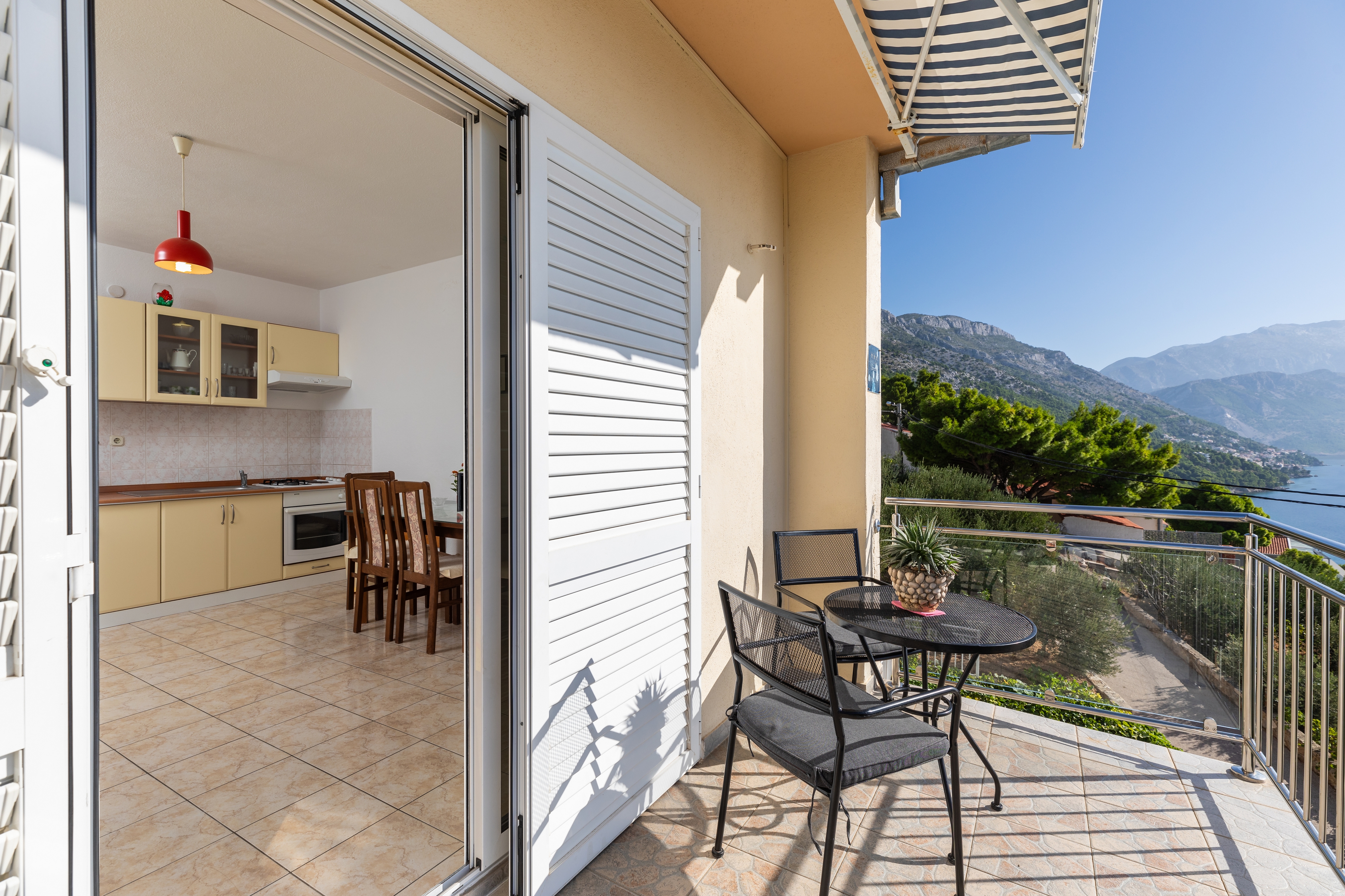One bedroom apartment with balcony and sea view Marušići, Omiš  A-b
