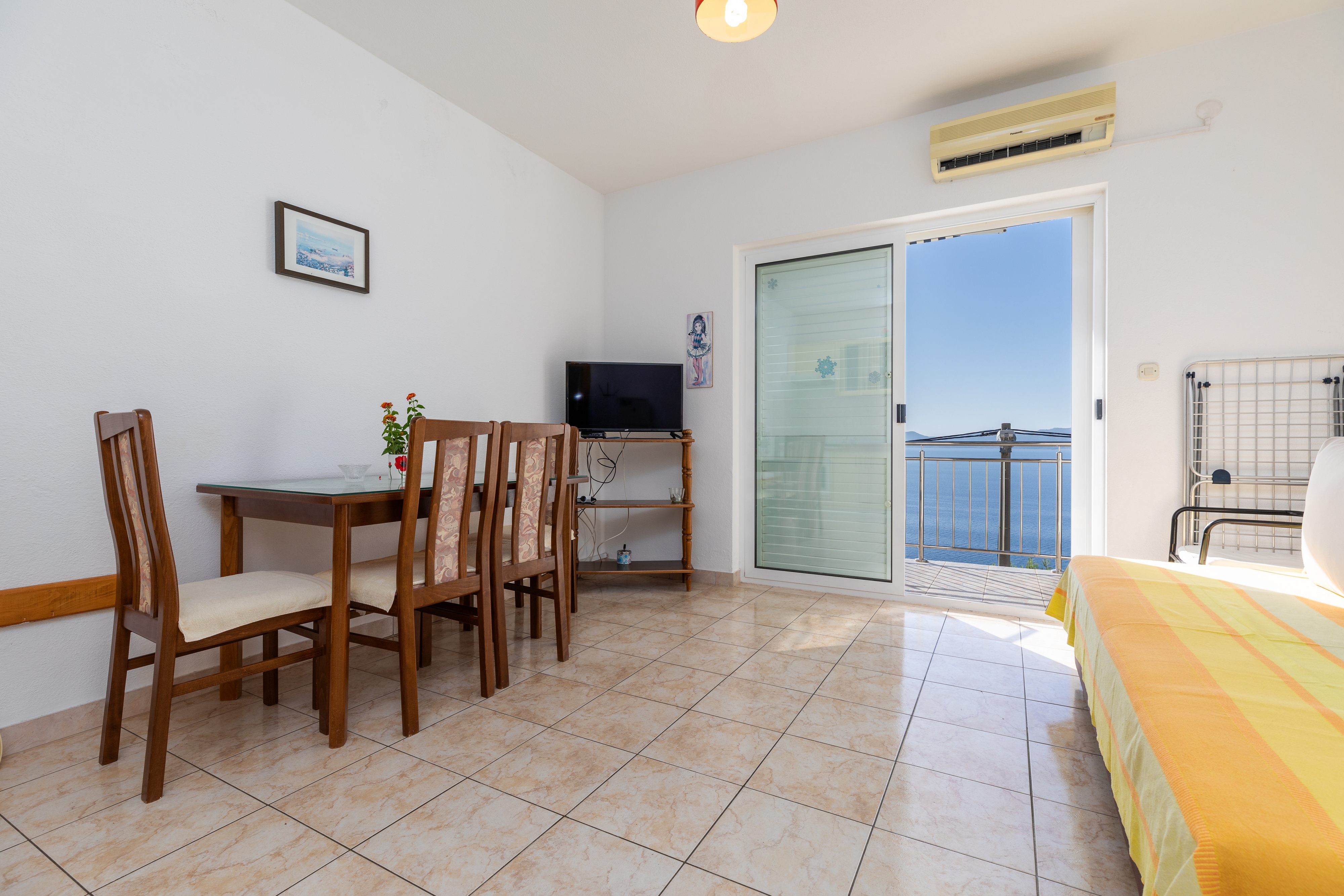 One bedroom apartment with balcony and sea view Marušići, Omiš (A-1131-b) One bedroom apartment with balcony and sea view Marušići, Omiš (A-1131-b)