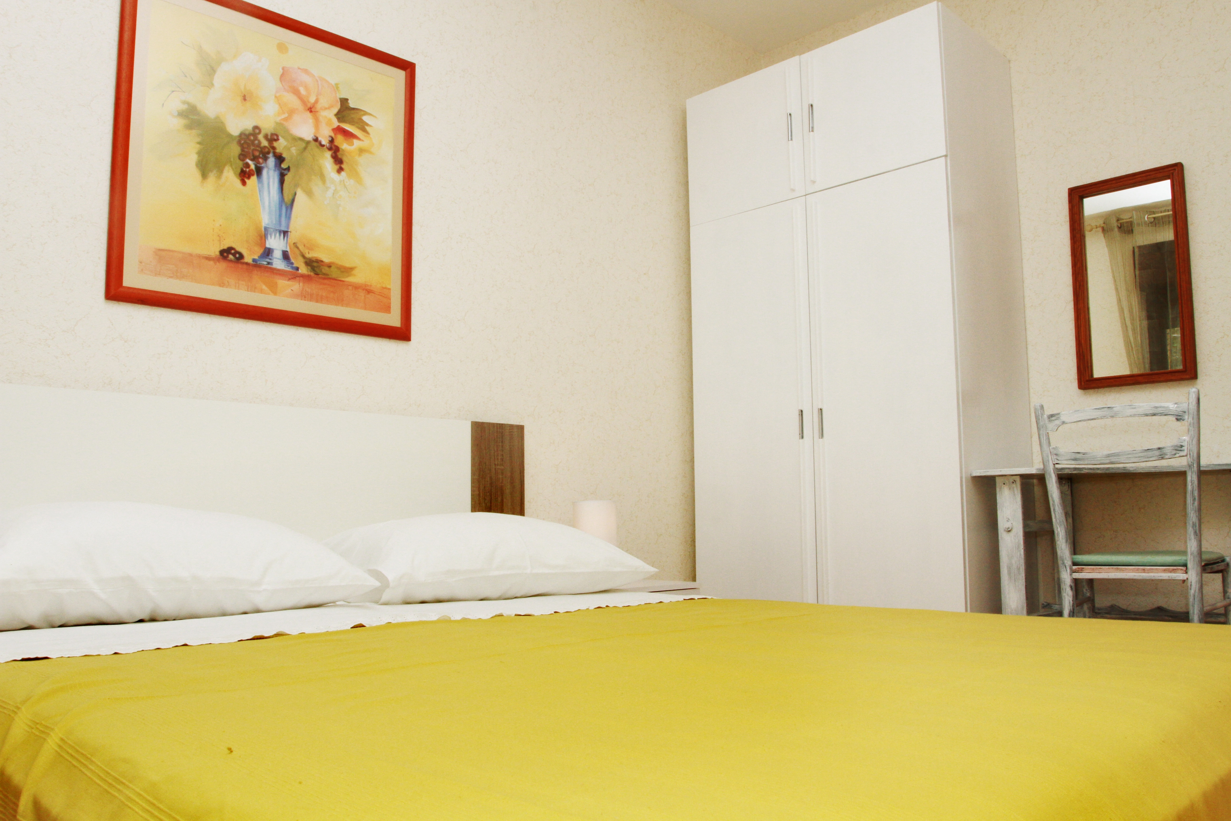Three bedroom apartment with terrace Trogir  A-a