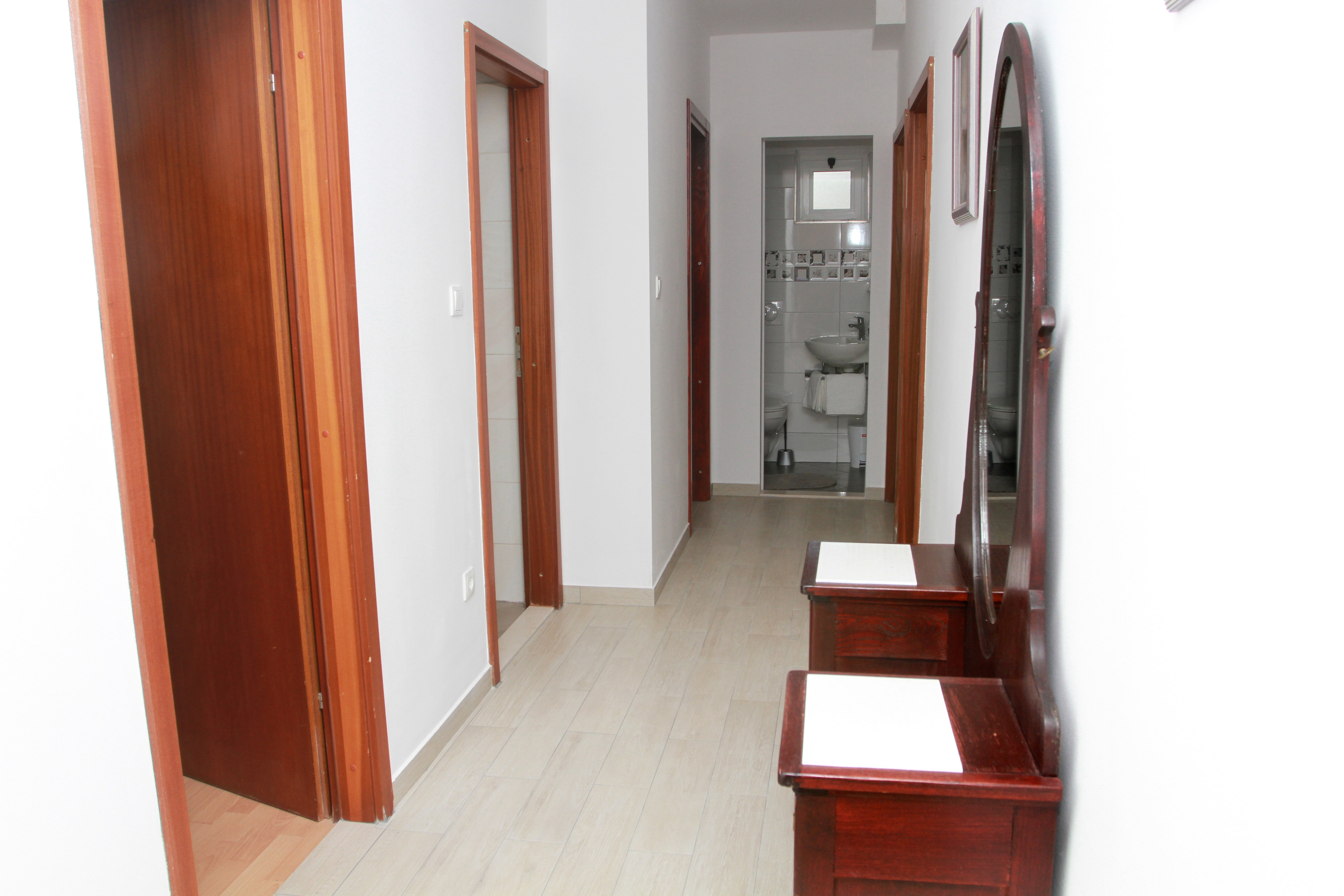 Three bedroom apartment with terrace Trogir  A-a