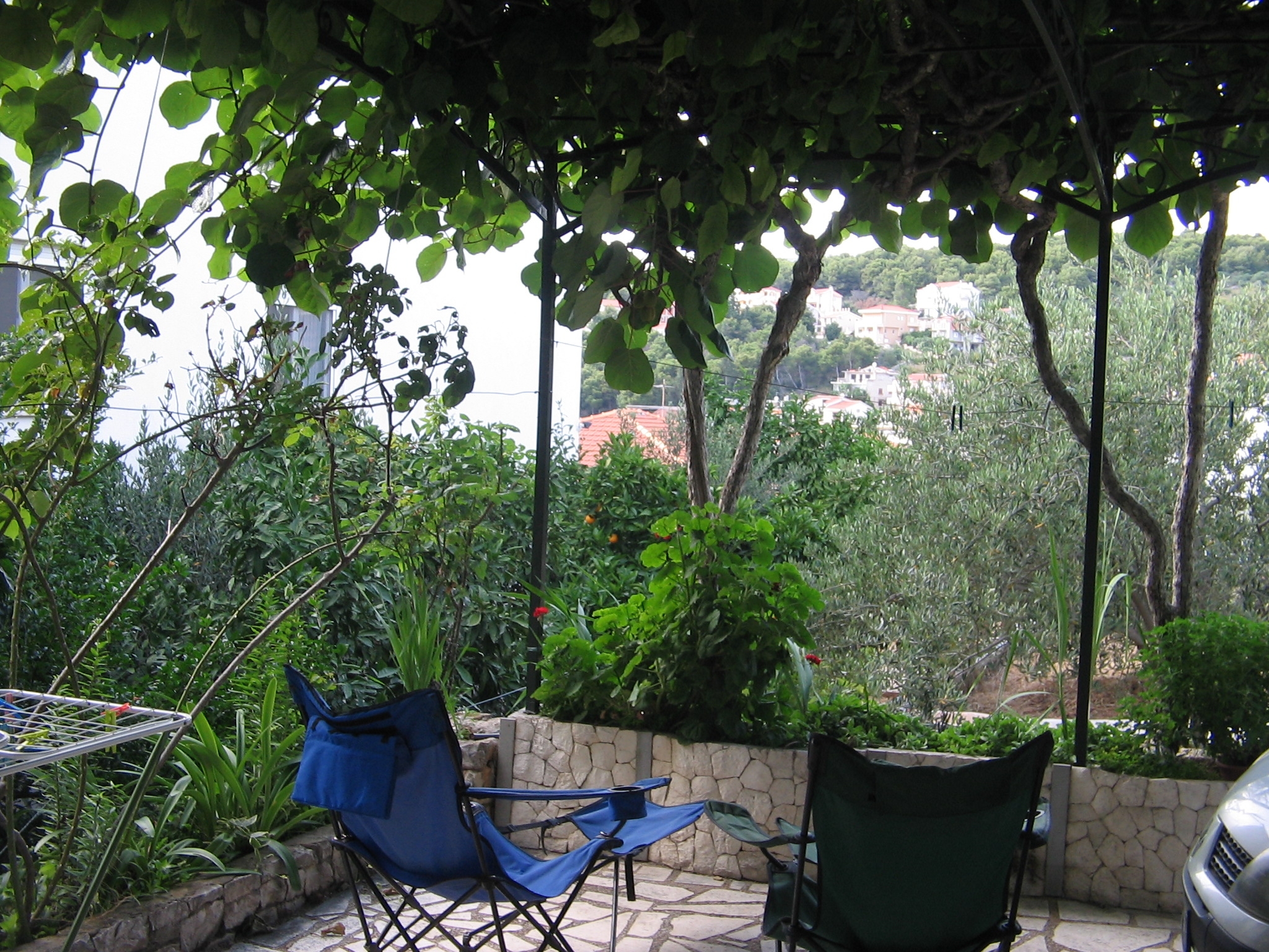 Three bedroom apartment with terrace Trogir  A-a